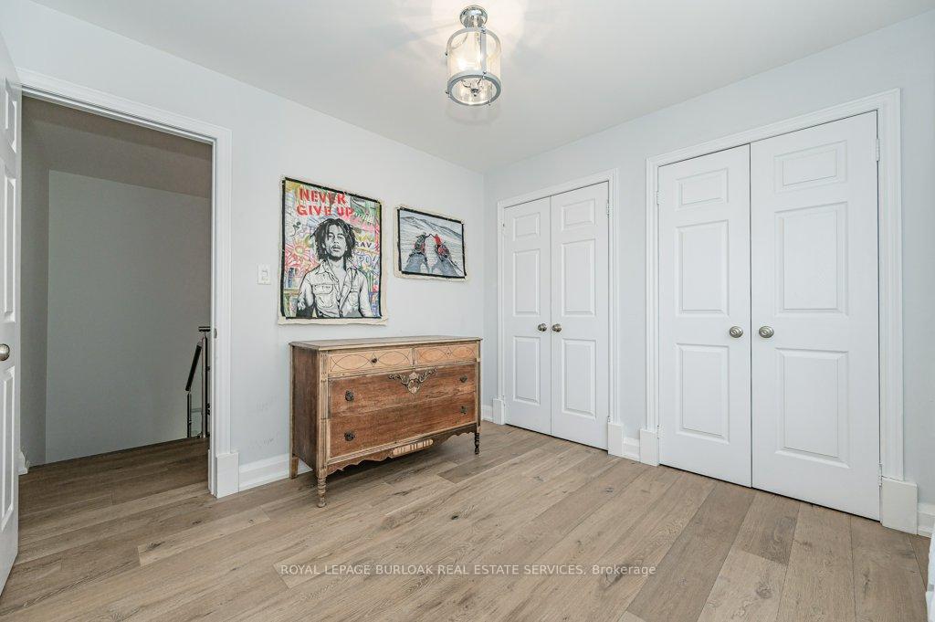 2 Bedrooms Condo at 1061 North Shore, Burlington For sale
