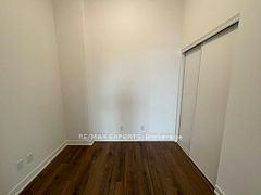 405 Dundas Street W 209