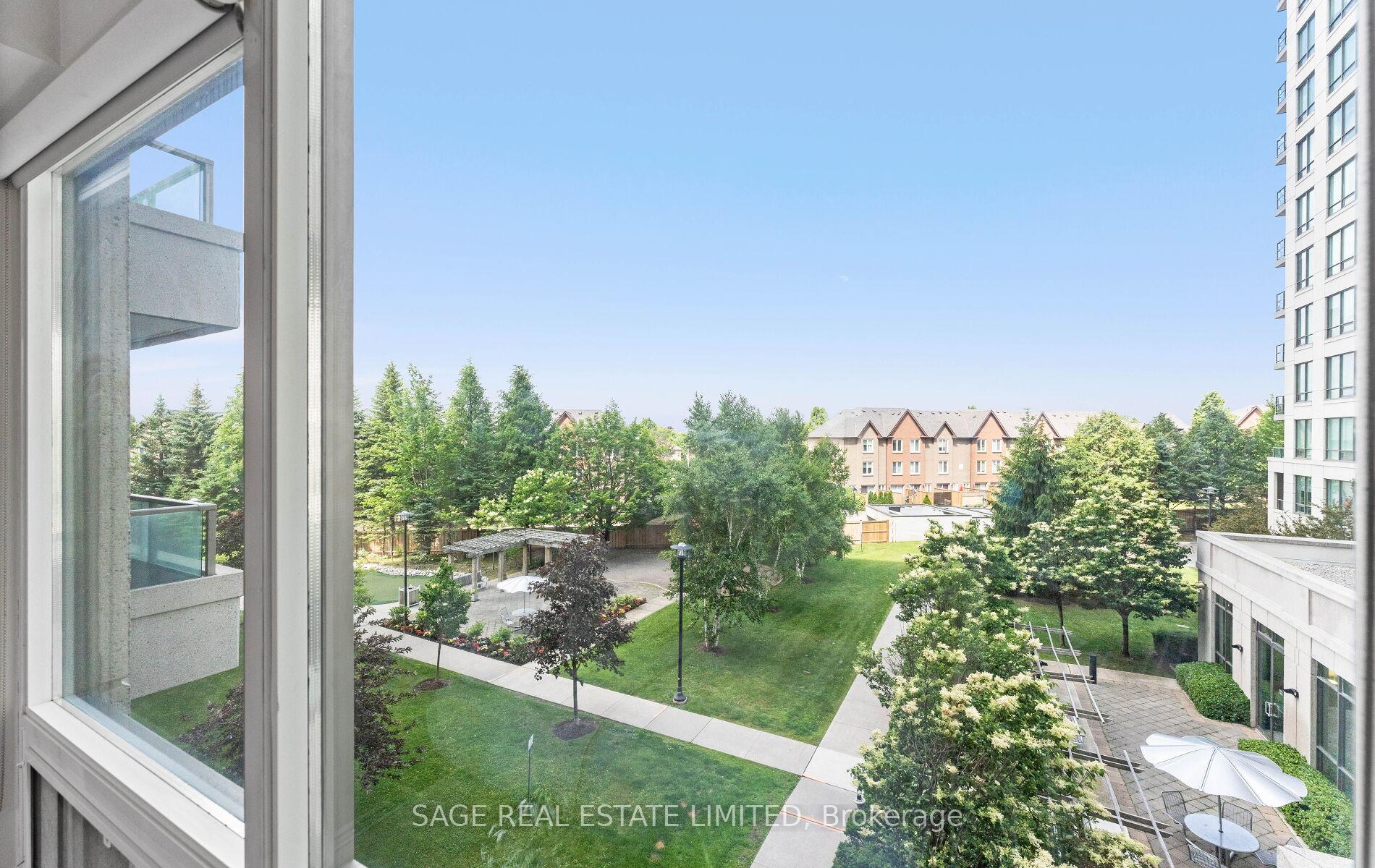 2 Bedrooms Condo at 88 Promenade, Vaughan For sale