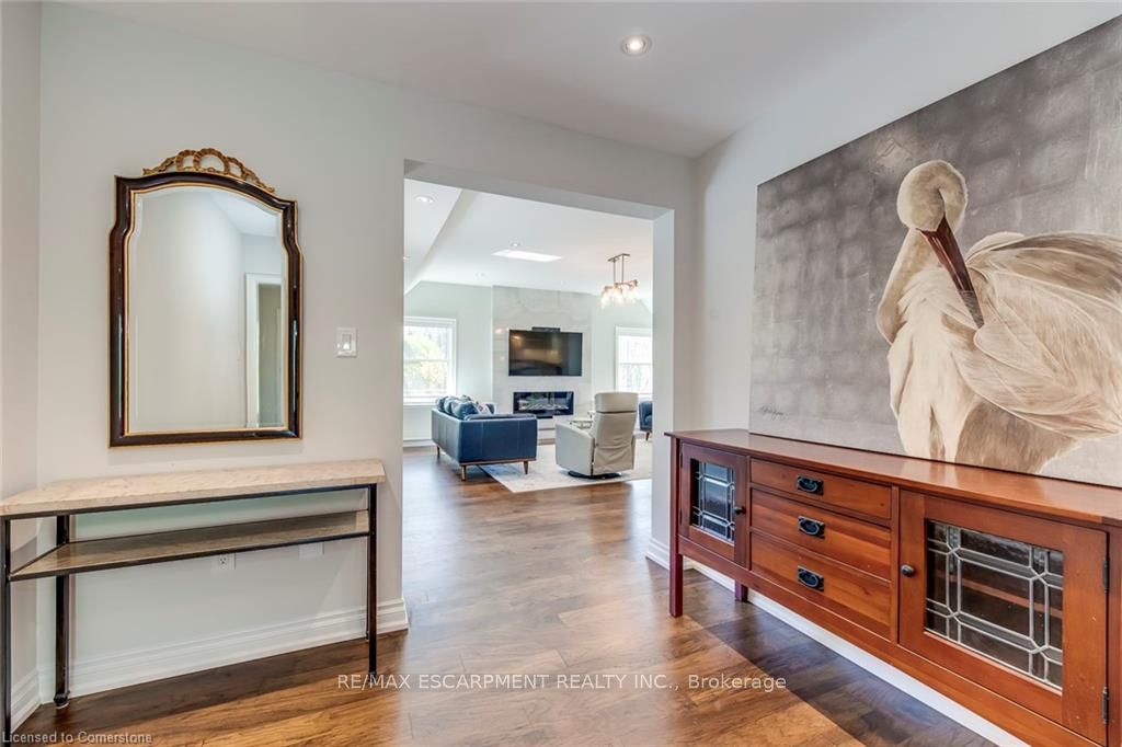 4306 Lakeshore Road
