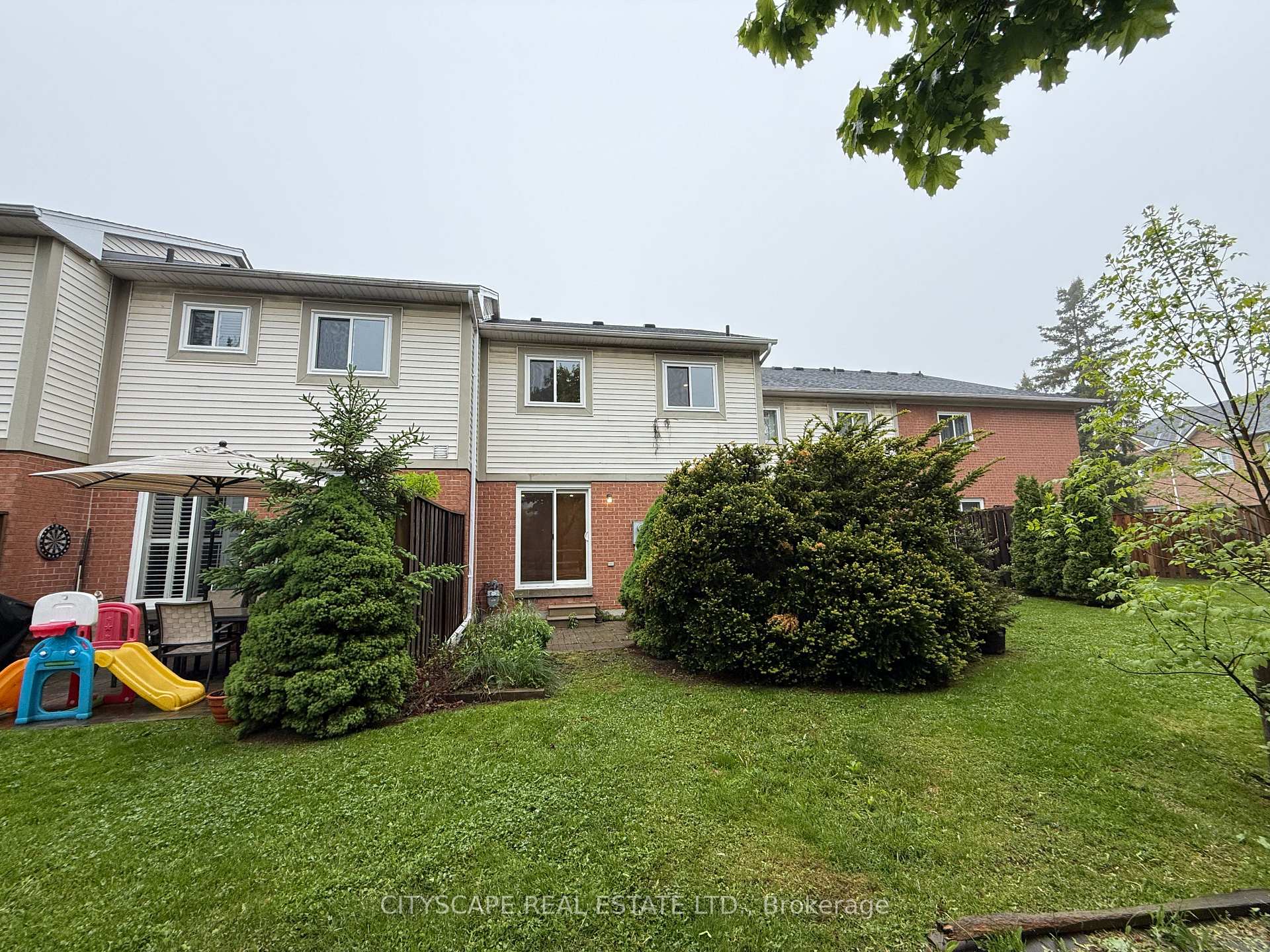 4 Bedrooms Condo at 5659 Glen Erin, Mississauga For sale