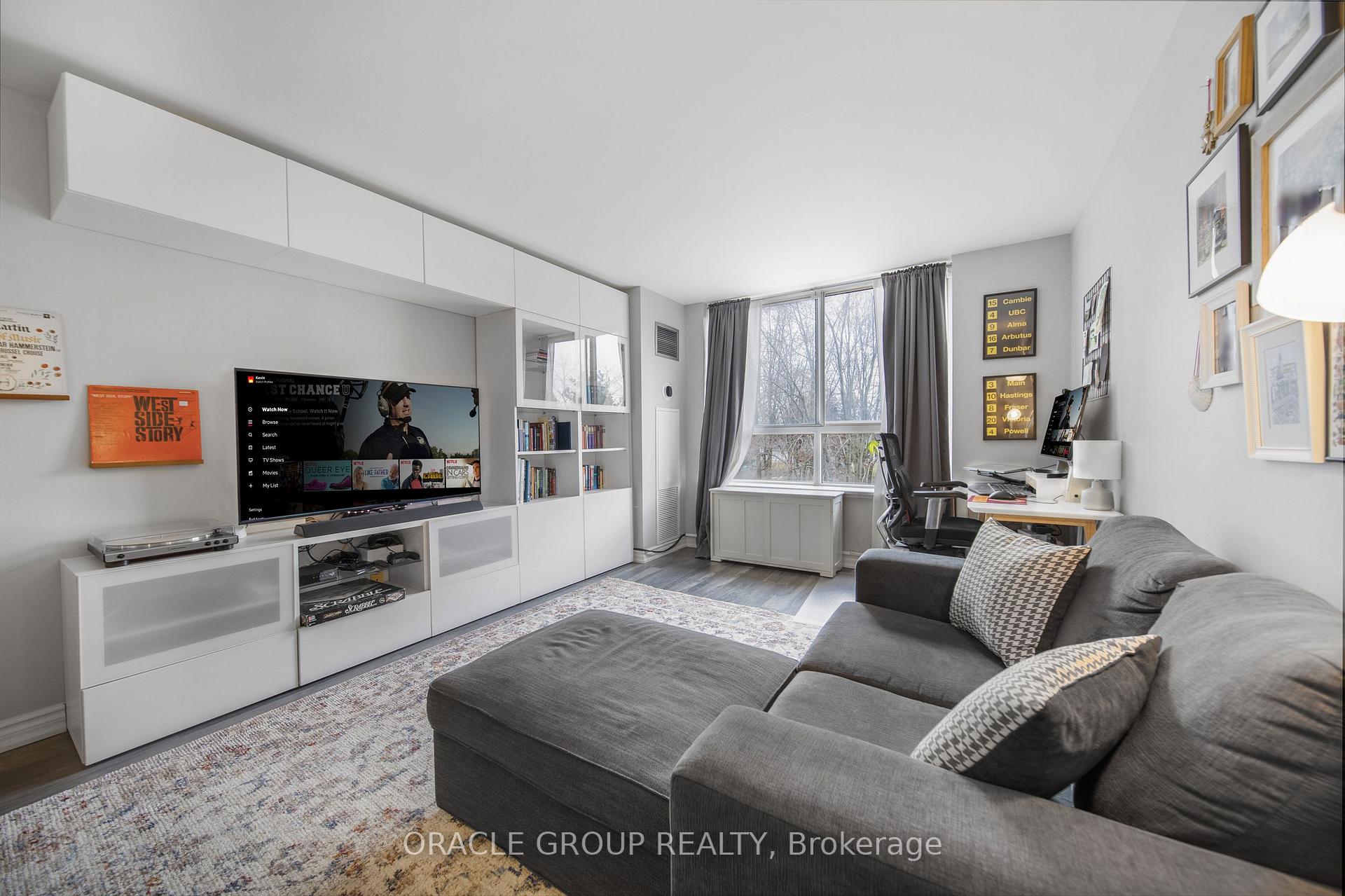 1 Bedroom Condo at 1485 Lakeshore,  Mississauga For sale