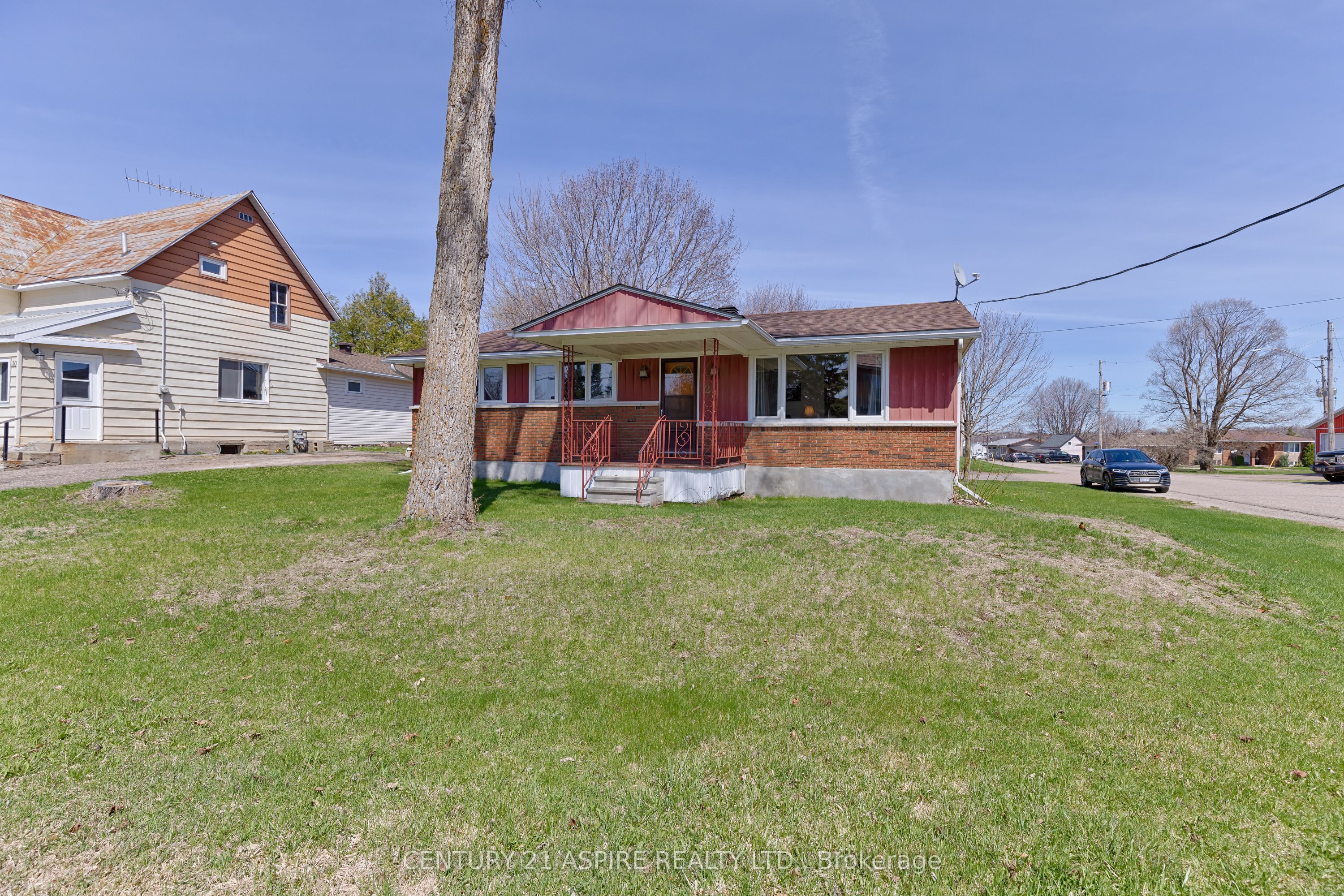 28 Gould Street, Whitewater Region, ON K0J 1K0