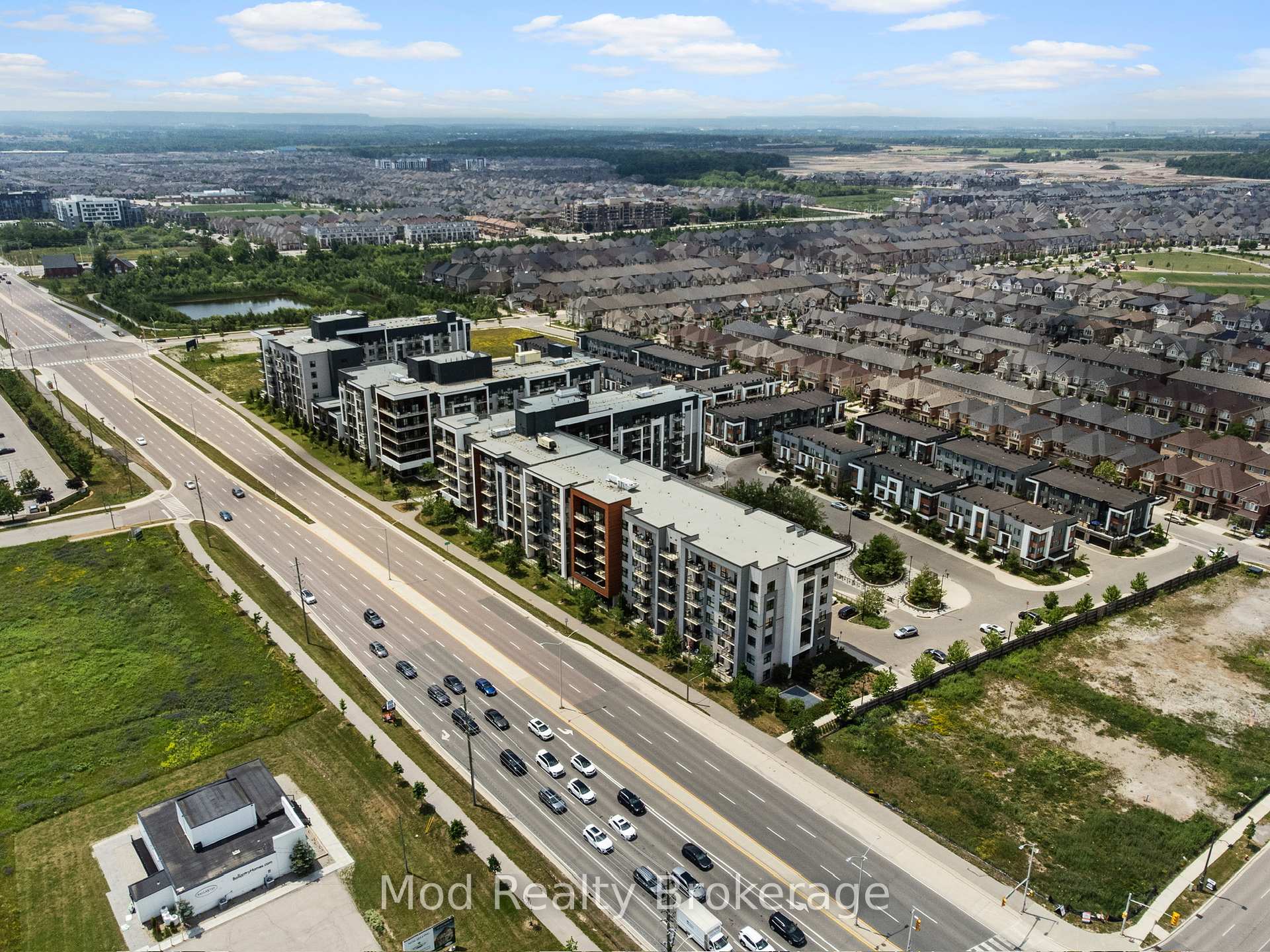 2 Bedrooms Condo at 128 Grovewood, Oakville For sale