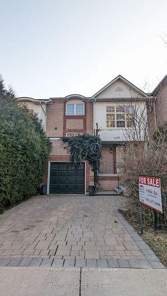 3 Bedrooms Condo at 199 Hillcrest,  Mississauga For sale