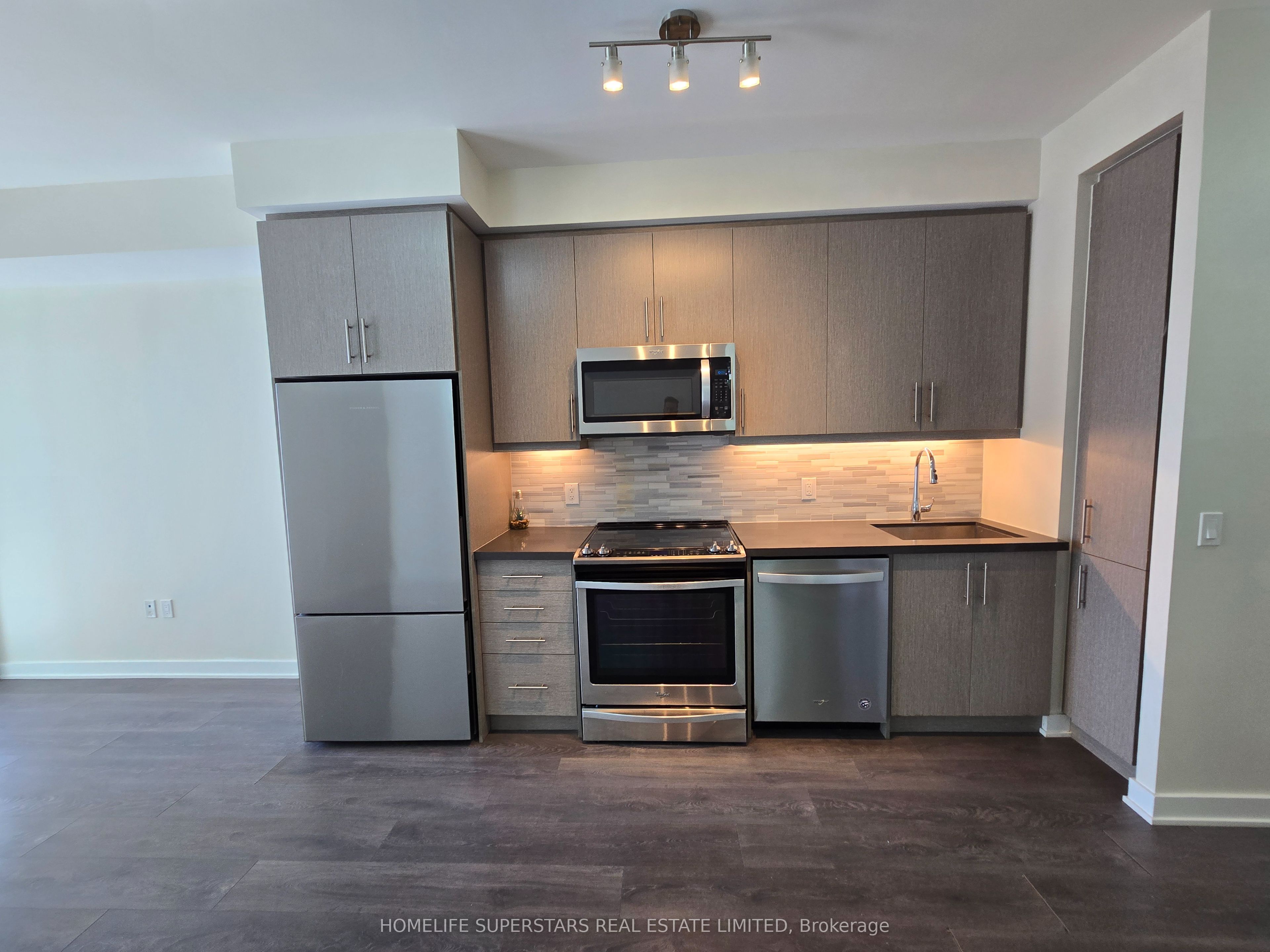 85 Oneida Crescent, #1113