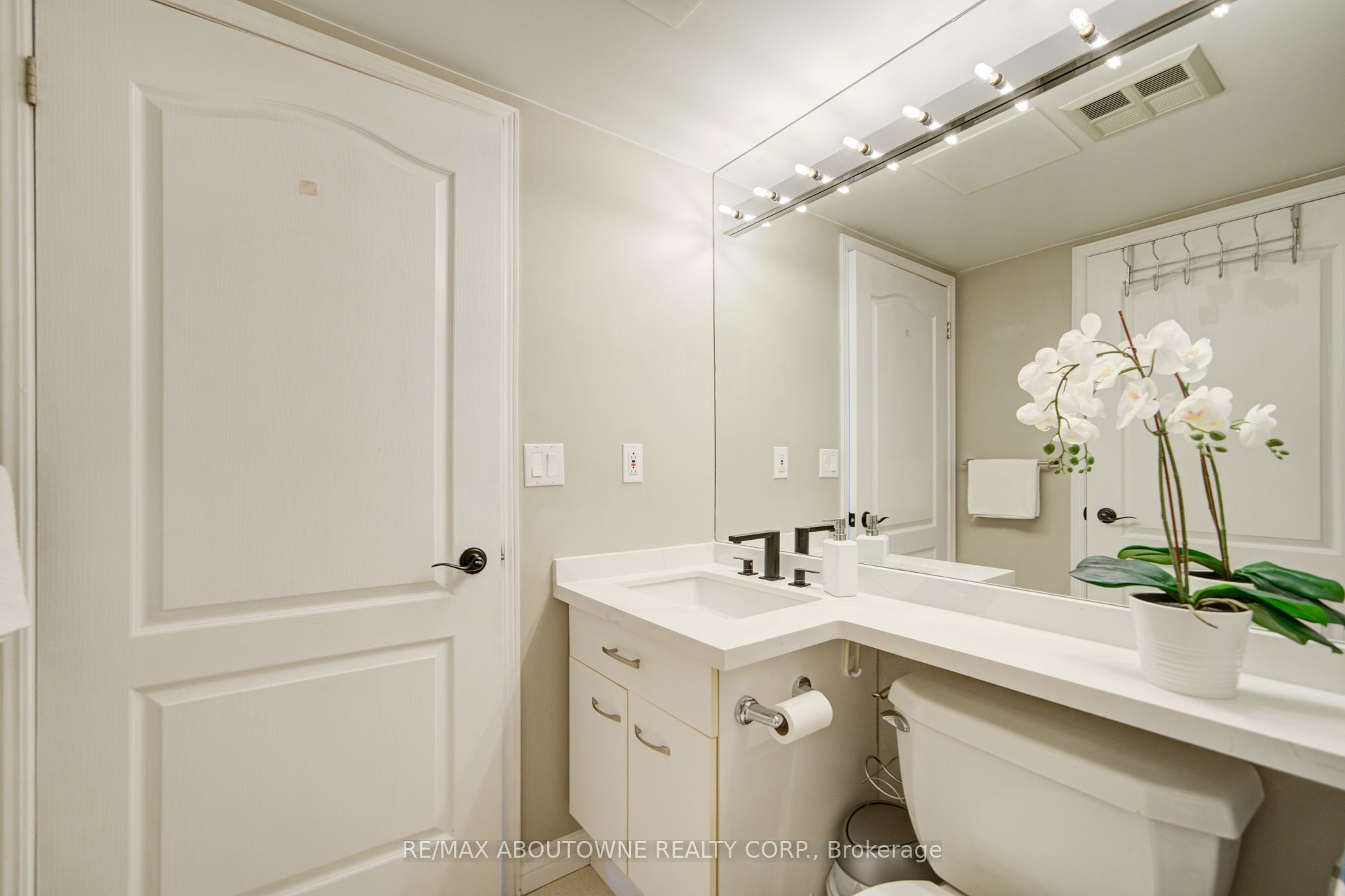 1276 Maple Crossing Boulevard, #1008