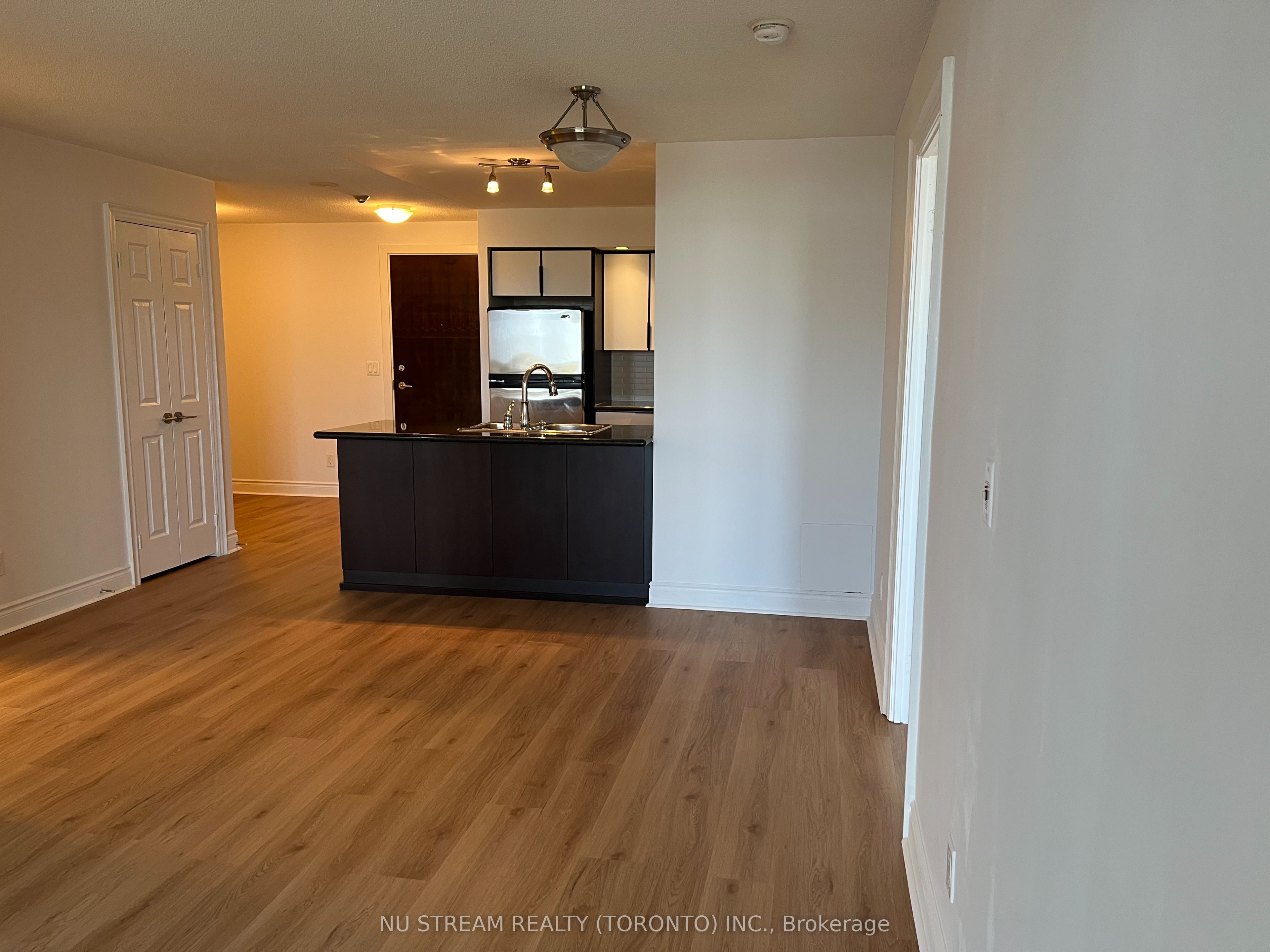 23 Cox Boulevard, #1651