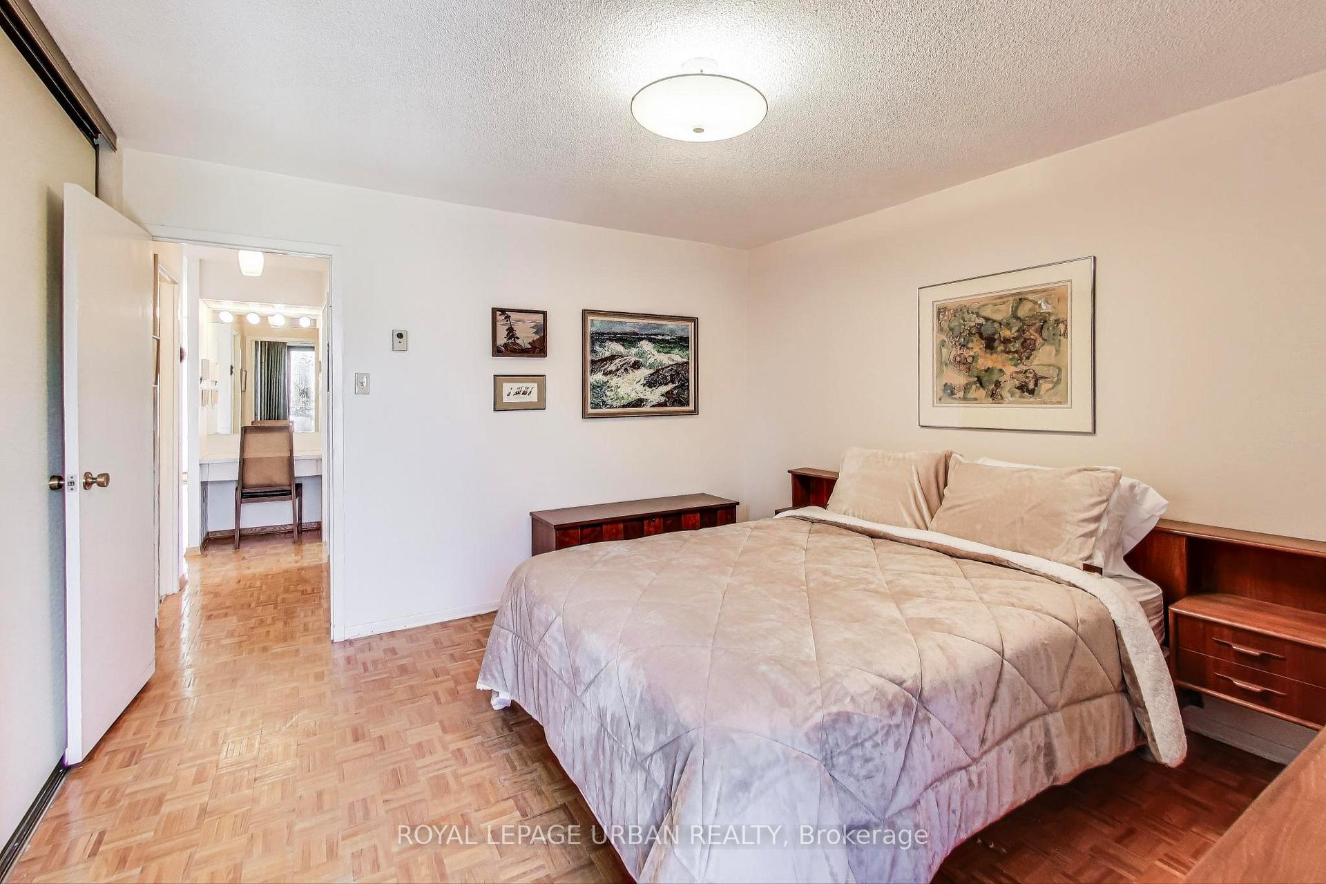 2 Bedrooms Condo at 166 Sherwood, Toronto For sale