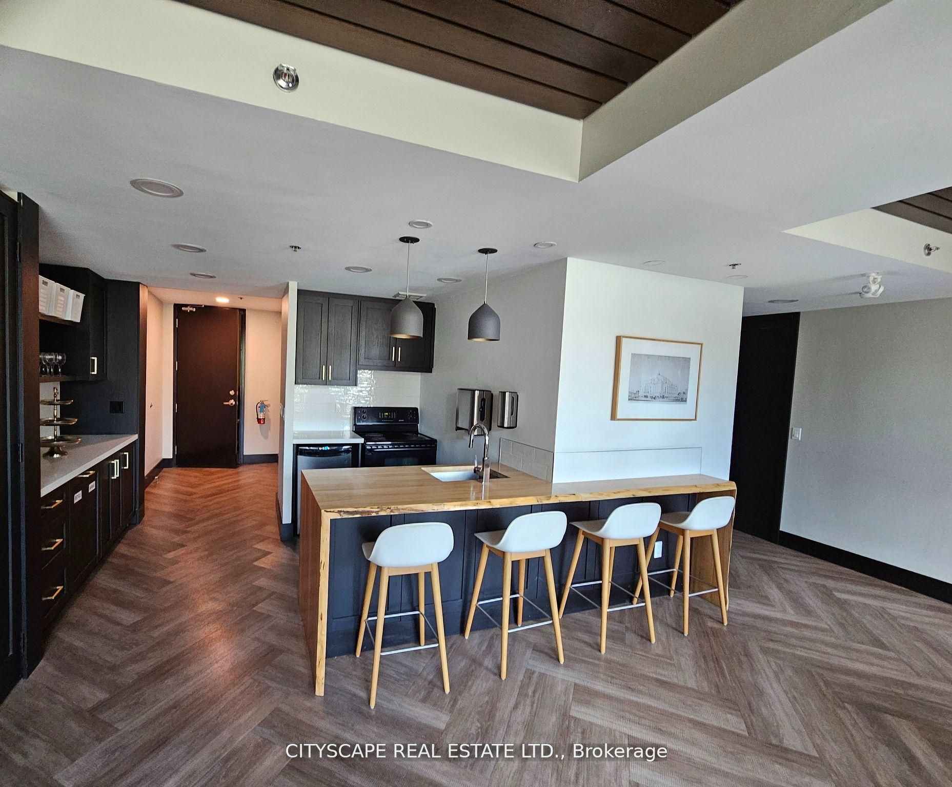 70 Alexander Street, #802