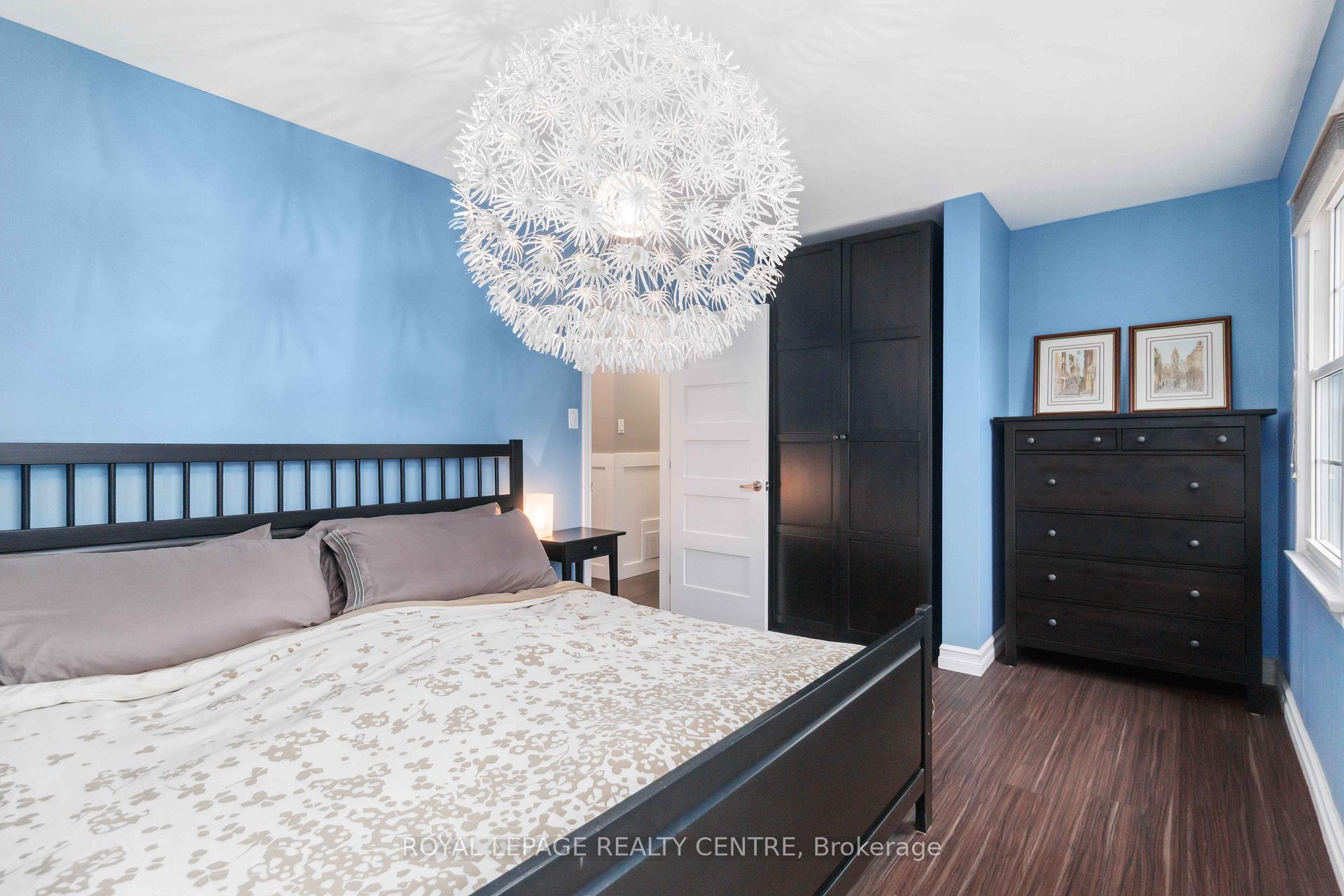 3 Bedrooms Condo at 3400 Rhonda, Mississauga For sale