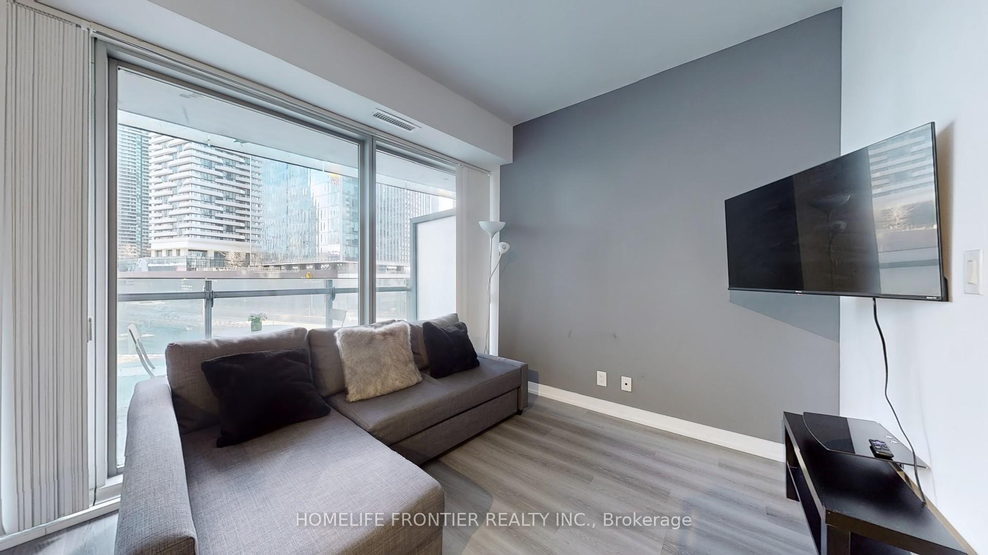 2 Bedrooms Condo at 12 York, Toronto For sale