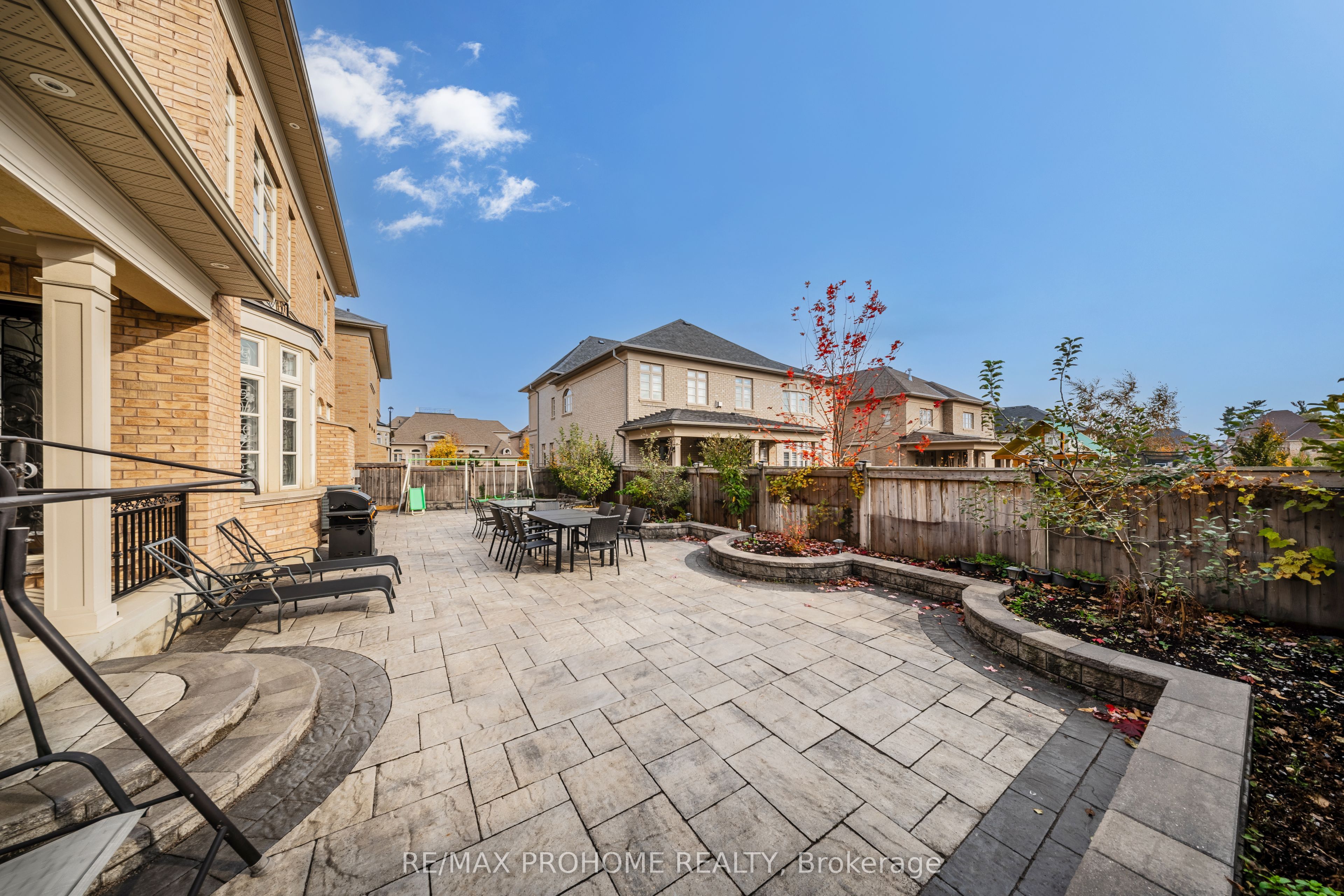 48 Silver Sterling Crescent