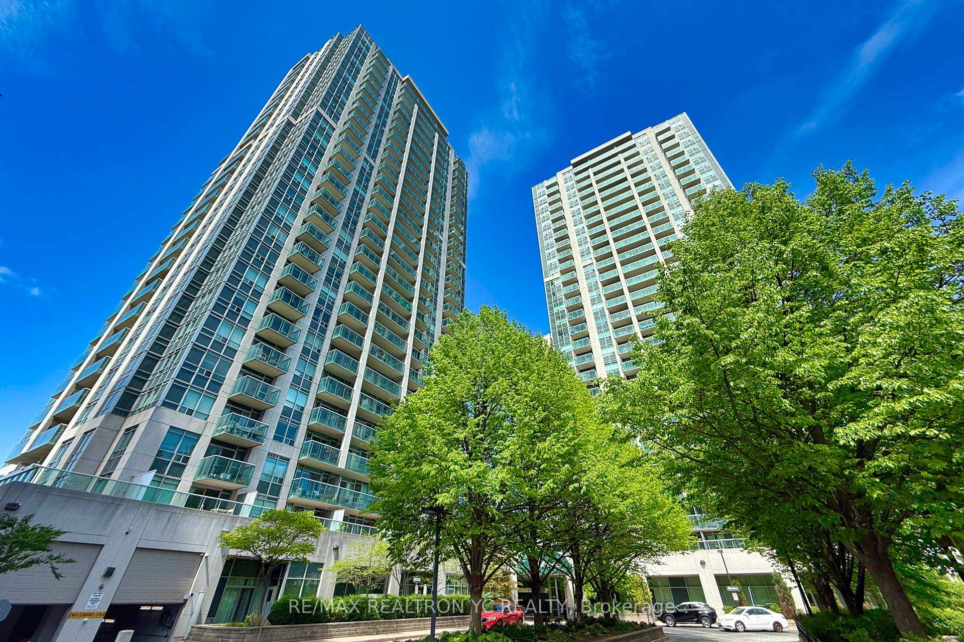 1 Bedroom Condo at 18 Harrison Garden, Toronto For sale