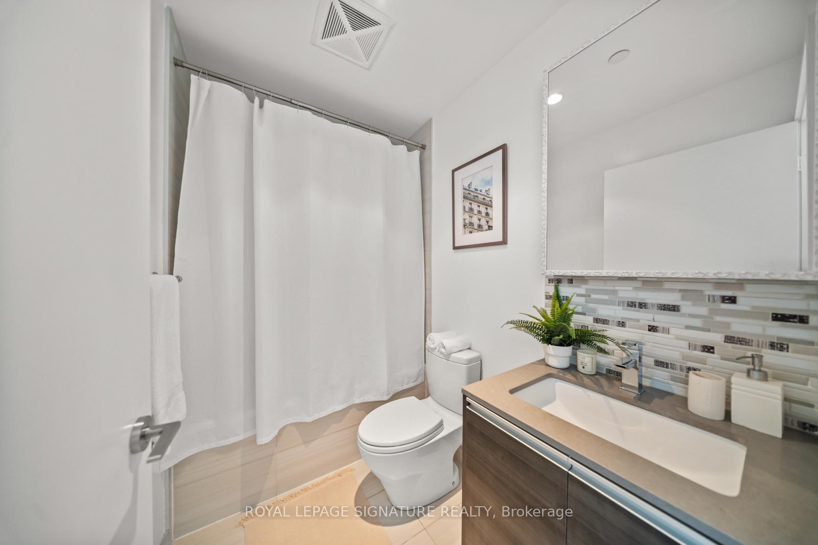 2 Bedrooms Condo at 1190 Dundas, Toronto For sale