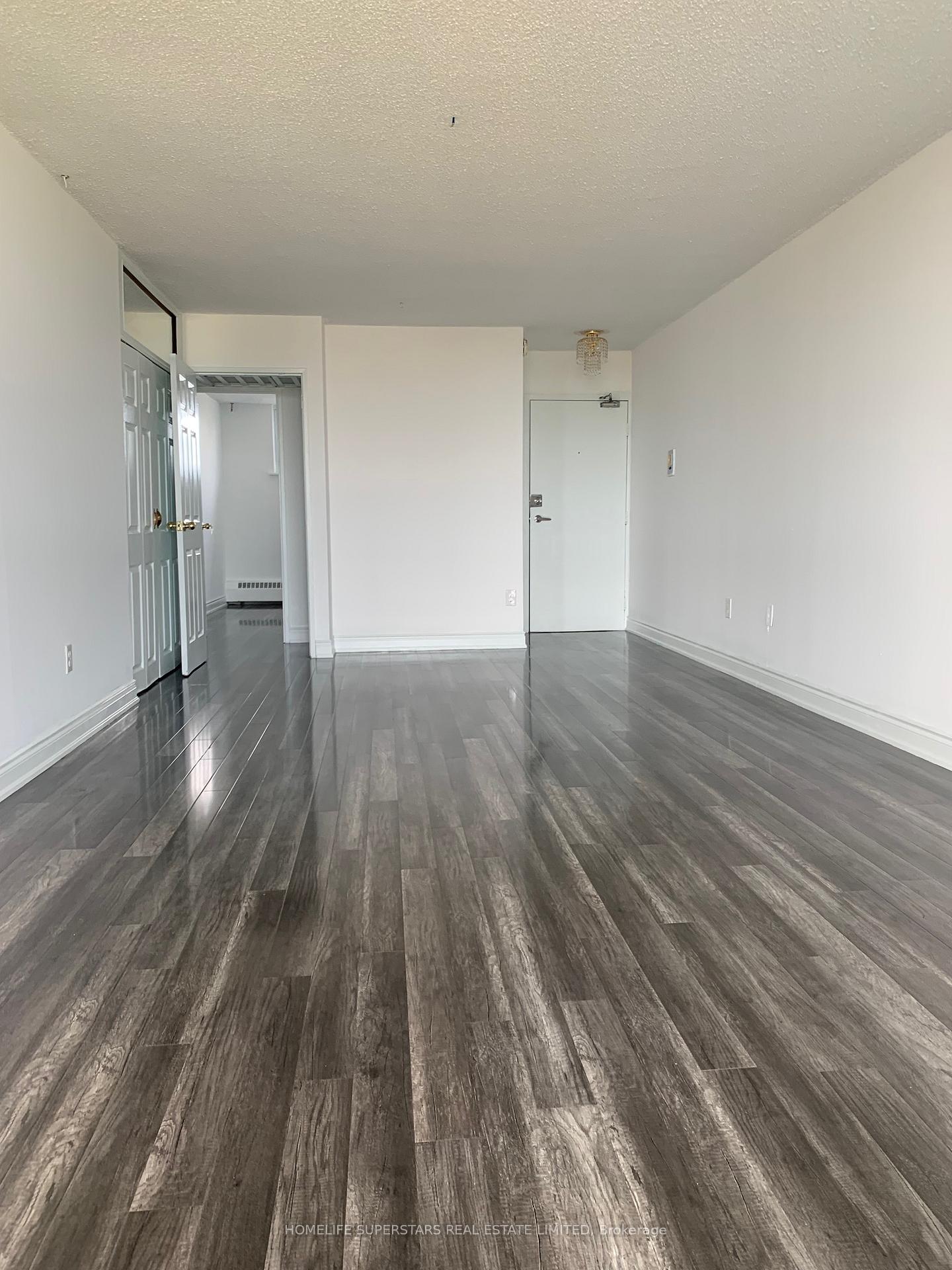 3 Bedrooms Condo at 4645 Jane,  Toronto For sale