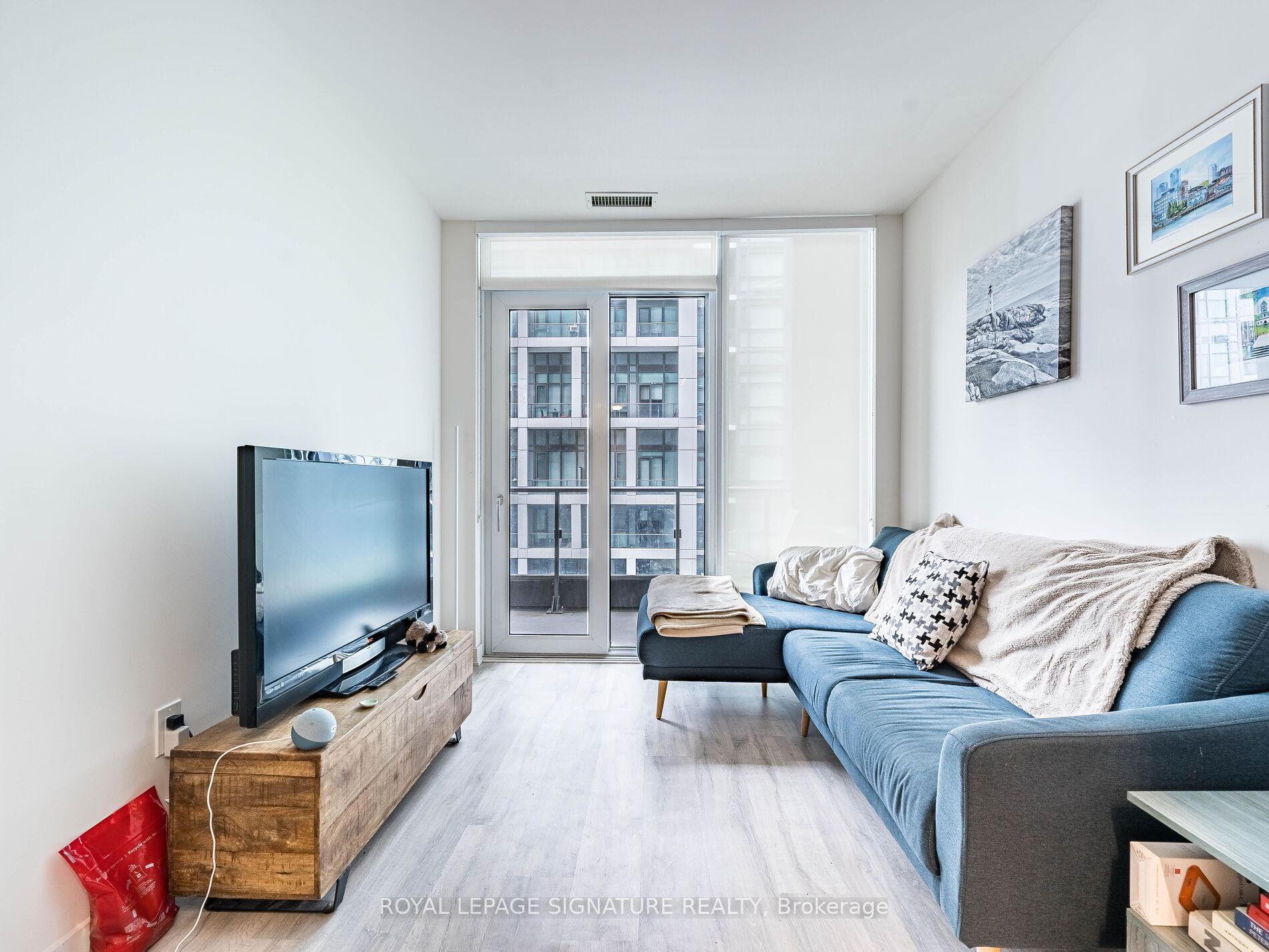 2 Bedrooms Condo at 60 Princess, Toronto For sale