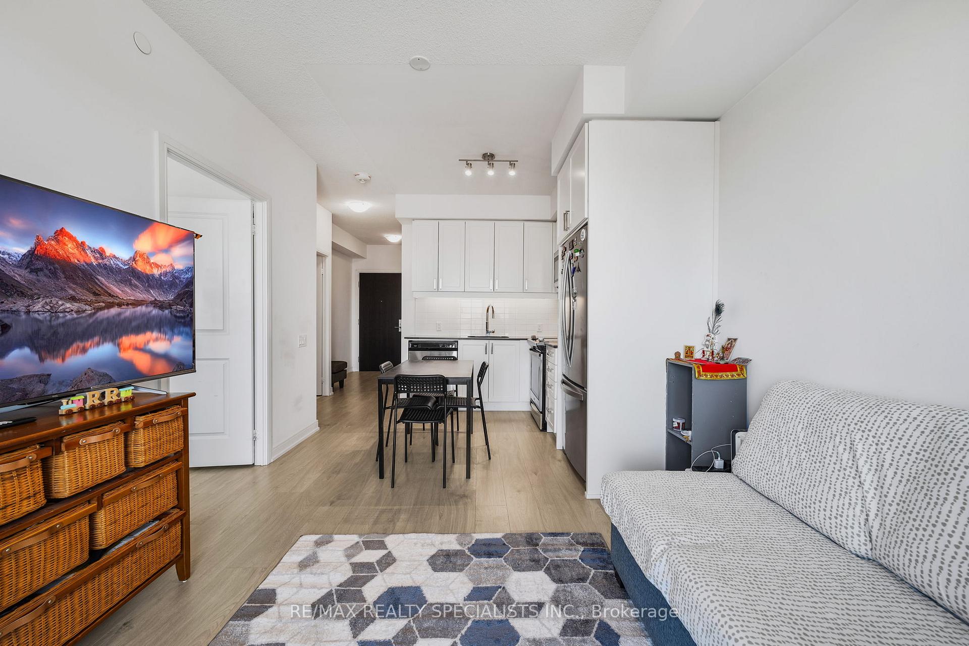 1 Bedroom Condo at 8 Nahani,  Mississauga For sale