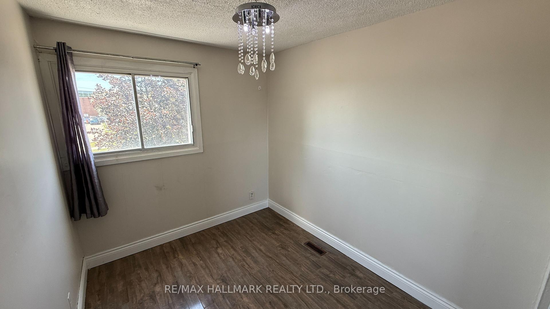 4 Bedrooms Condo at 3600 Morning Star, Mississauga For sale