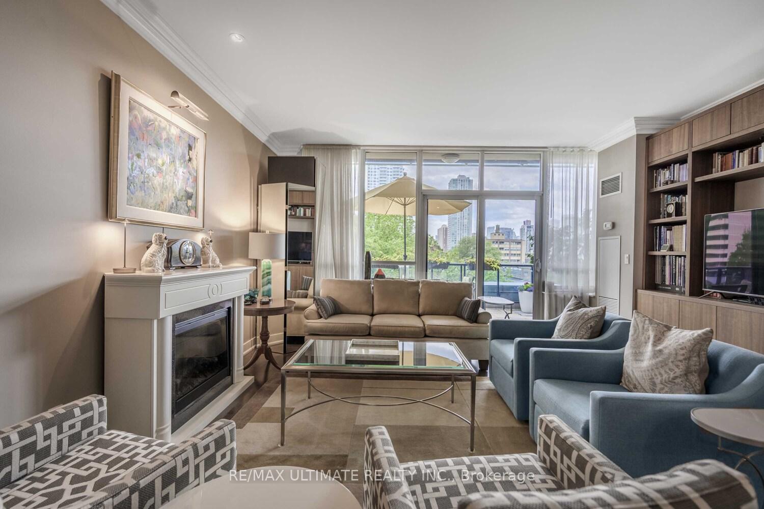2 Bedrooms Condo at 28 Linden, Toronto For sale