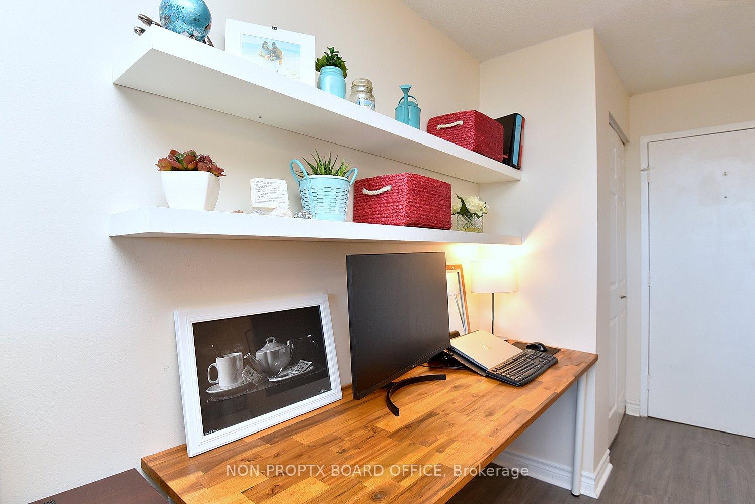 2 Bedrooms Condo at 893 Concession,  Hamilton For sale