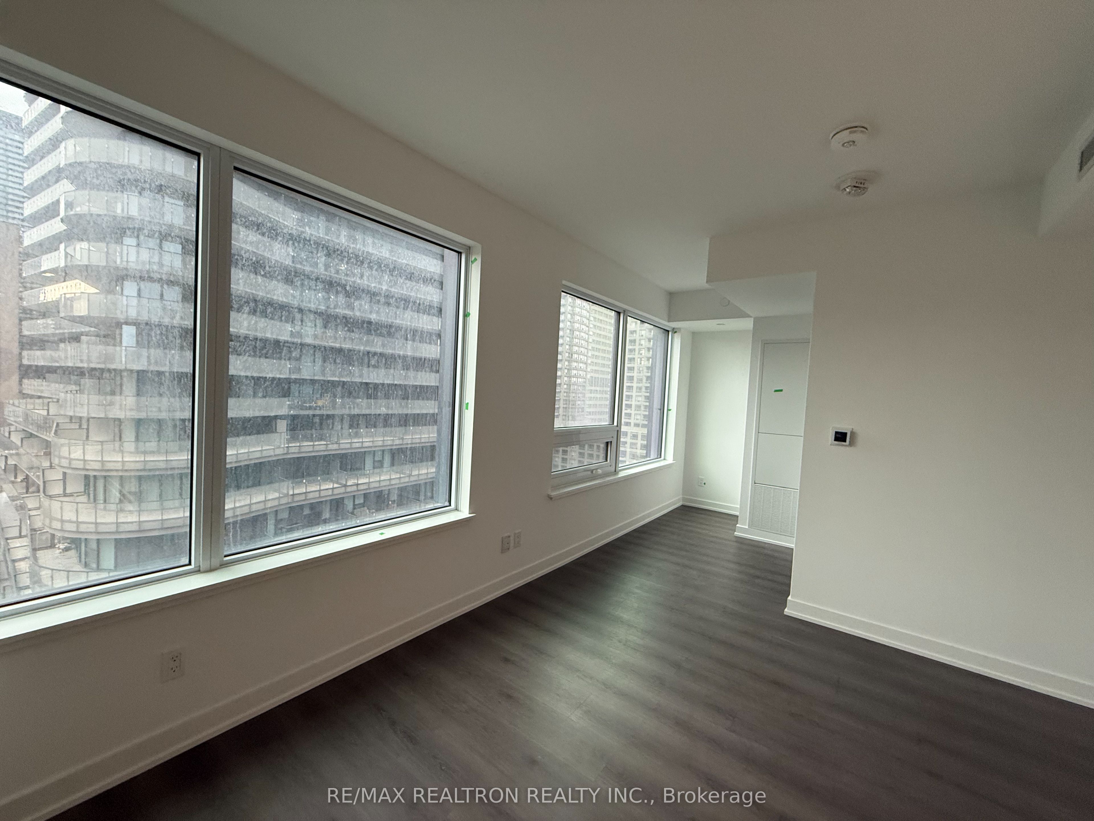 8 Wellesley Street W, #1215