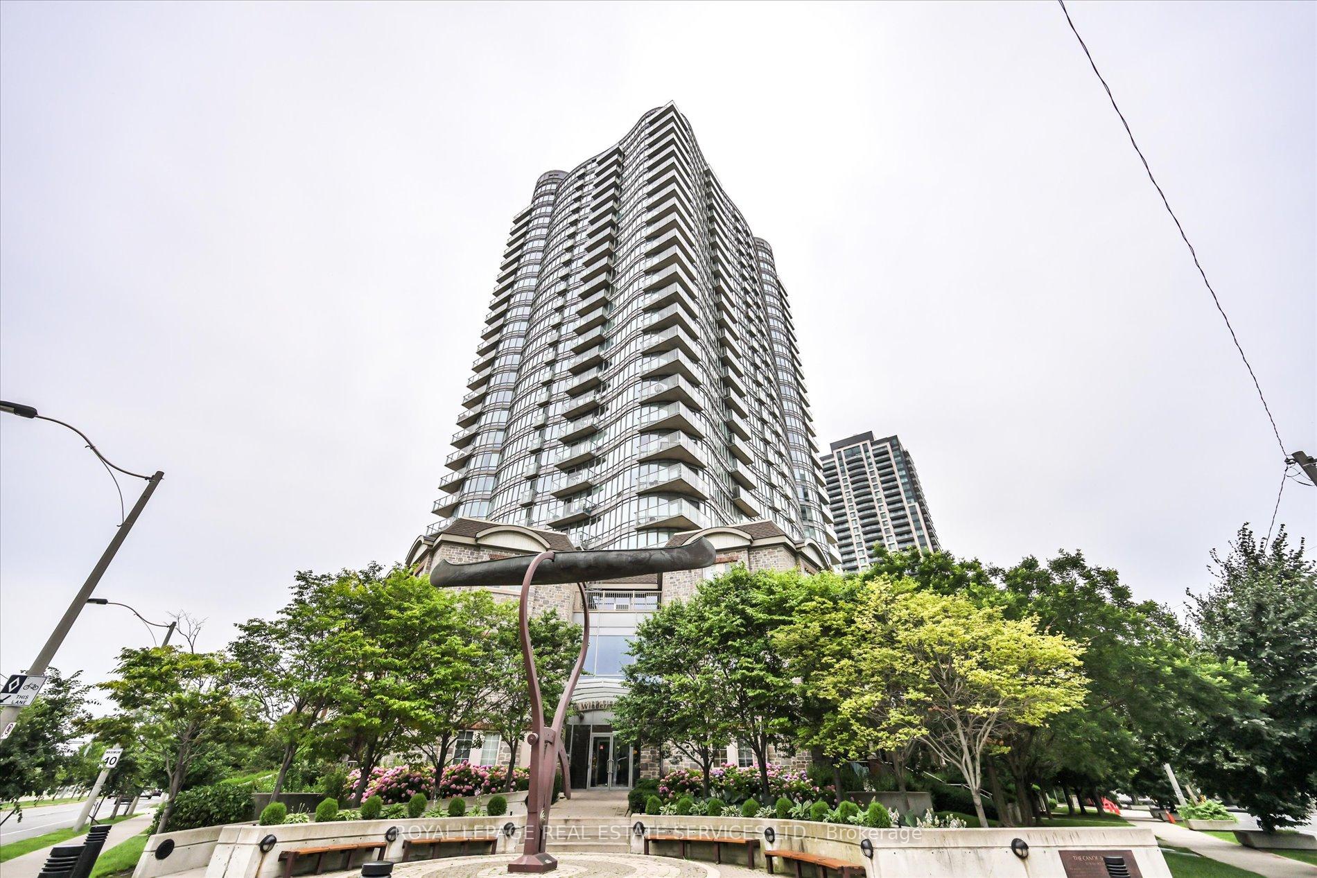1 Bedroom Condo at 15 Windermere,  Toronto For sale