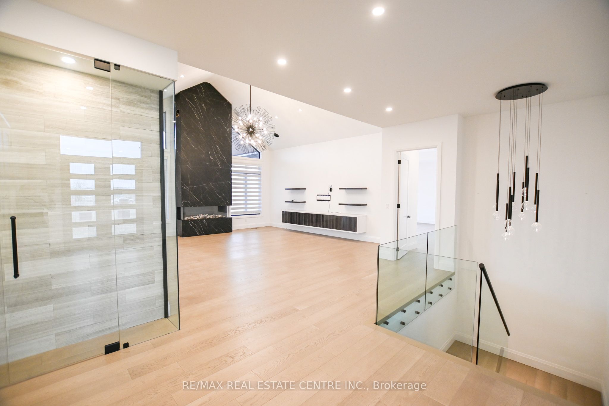 7325 Sunset Place, #3