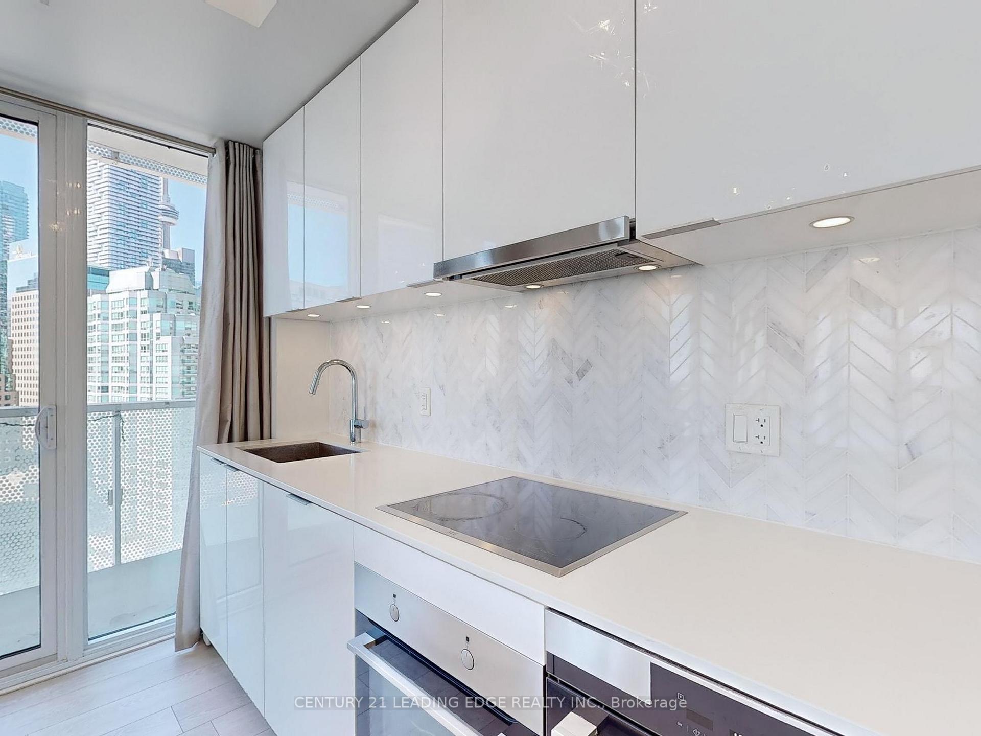 1 Bedroom Condo at 15 Queens,  Toronto For sale
