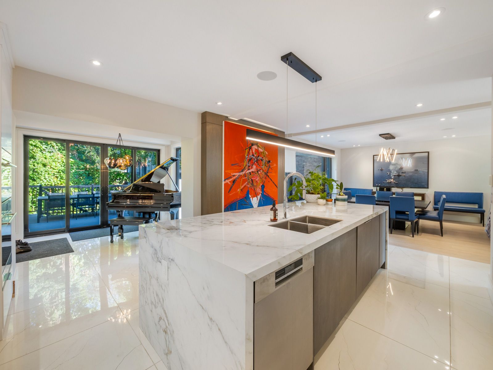6 Hillholm Road