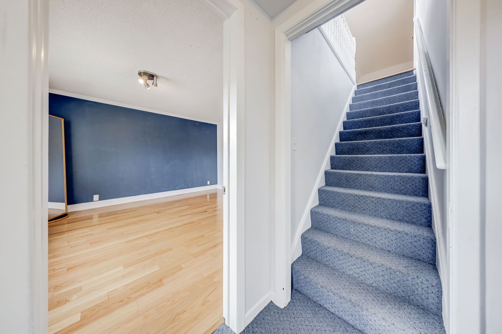 1200 Avenue Road Upper#3