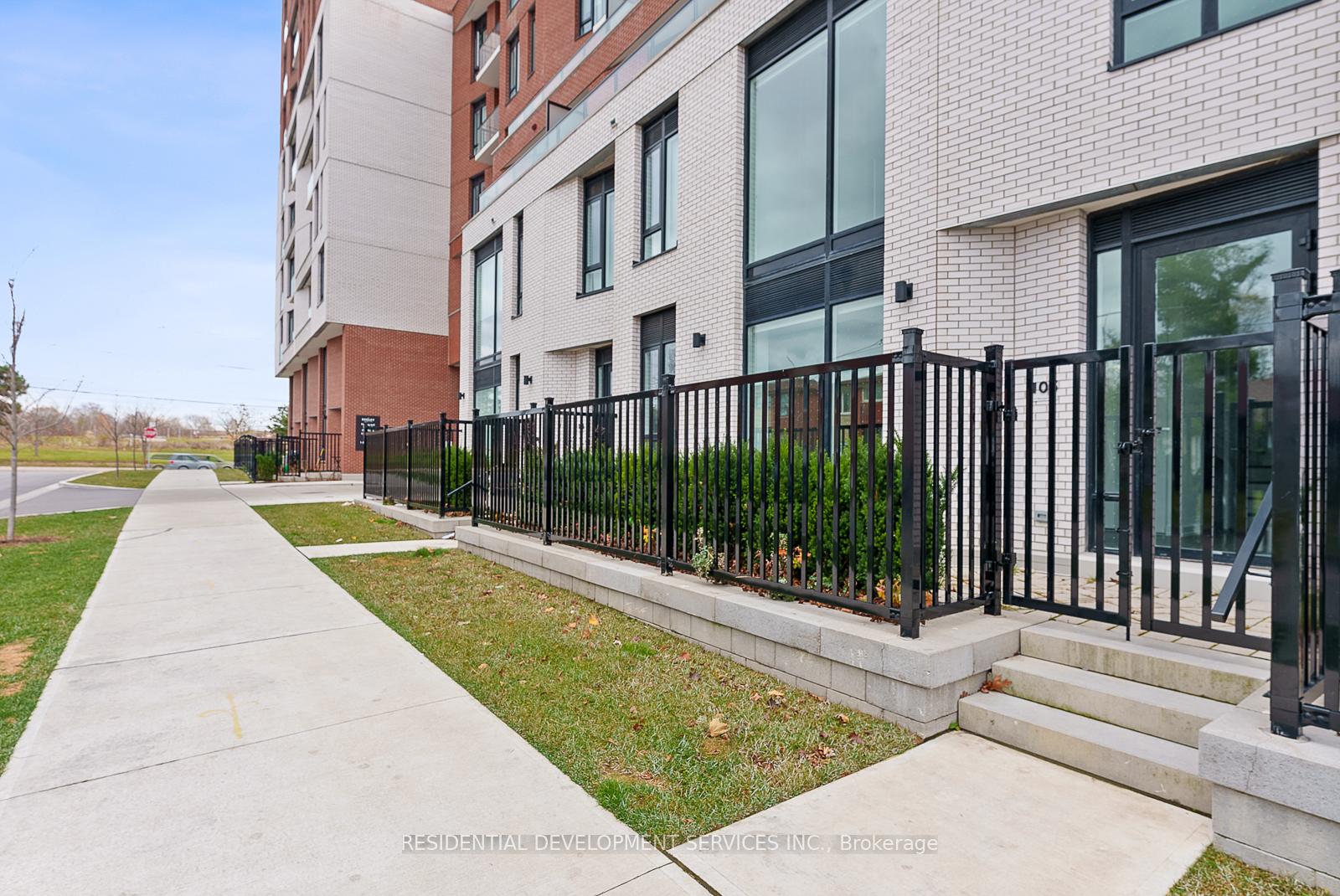3 Bedrooms Condo at 15 Maryport Ave,  Toronto For sale