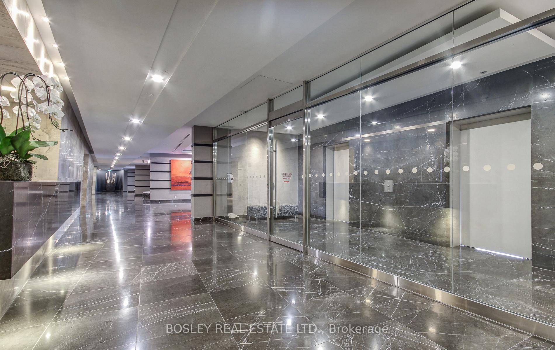 2 Bedrooms Condo at 8 Park, Toronto For sale