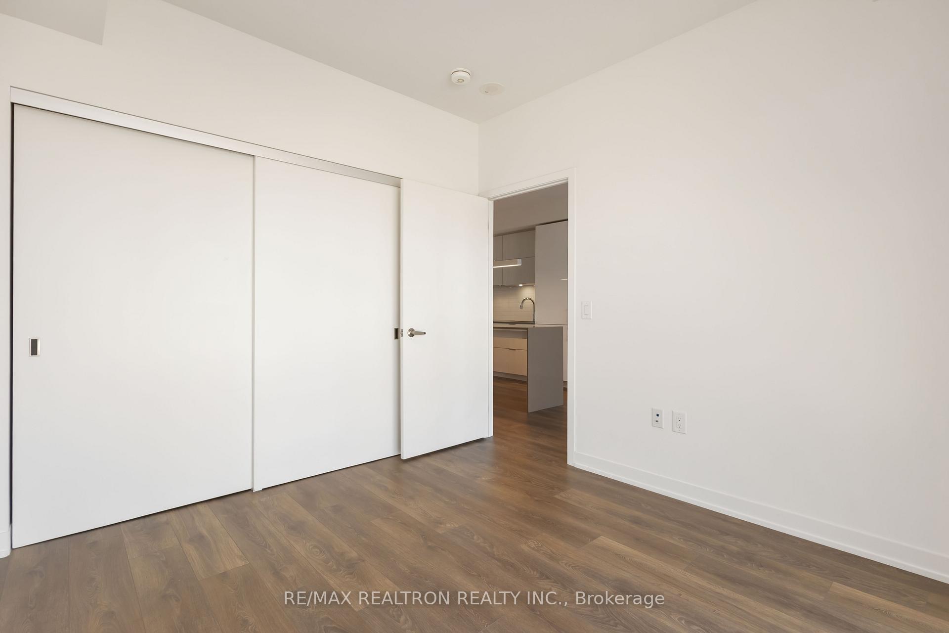 2 Bedrooms Condo at 20 Richardson, Toronto For sale