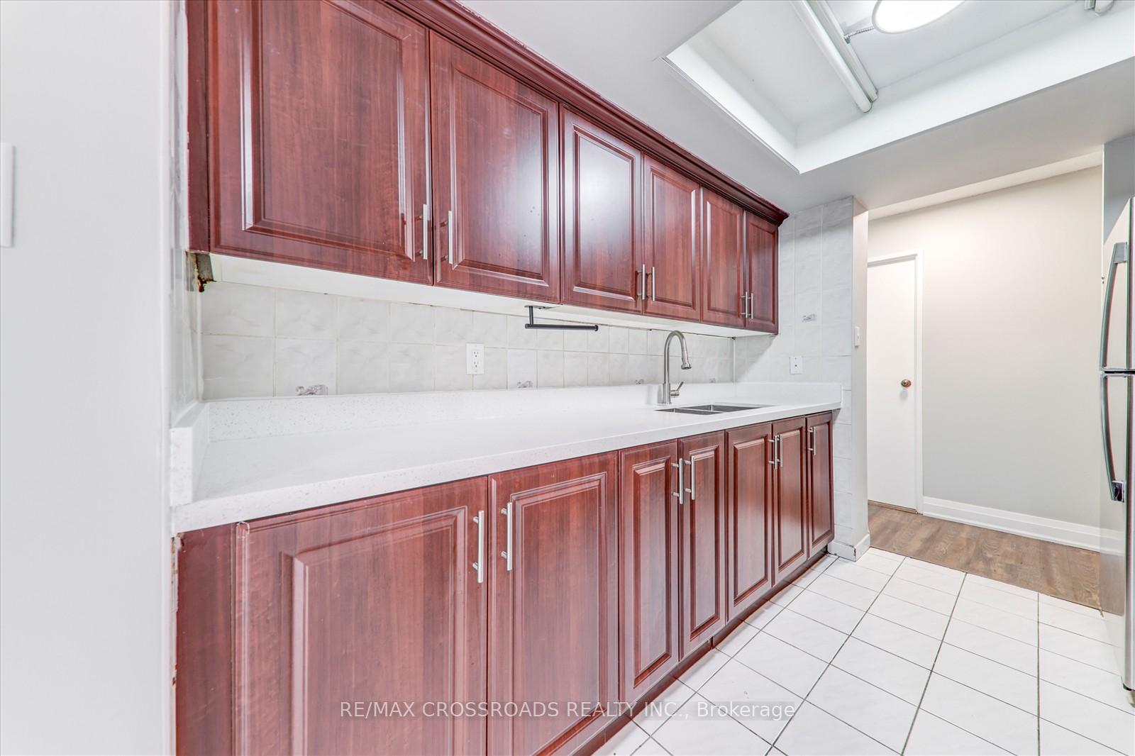 2 Bedrooms Condo at 1 Rowntree, Toronto For sale
