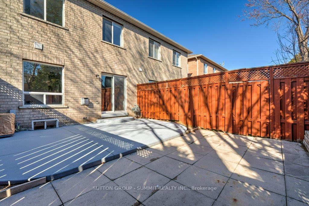 3 Bedrooms Condo at 1489 Heritage,  Oakville For sale