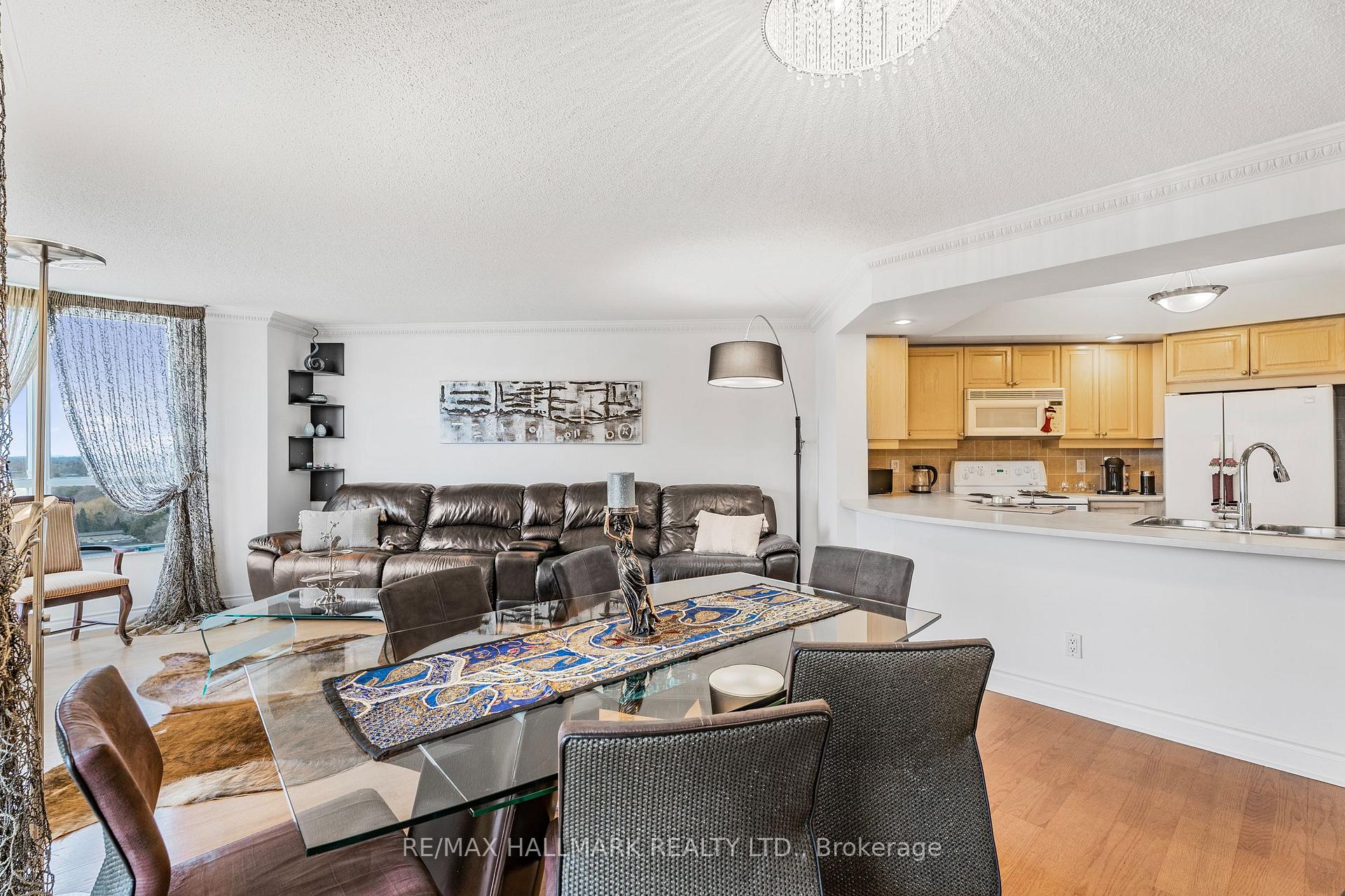 3 Bedrooms Condo at 5 Northtown, Toronto For sale