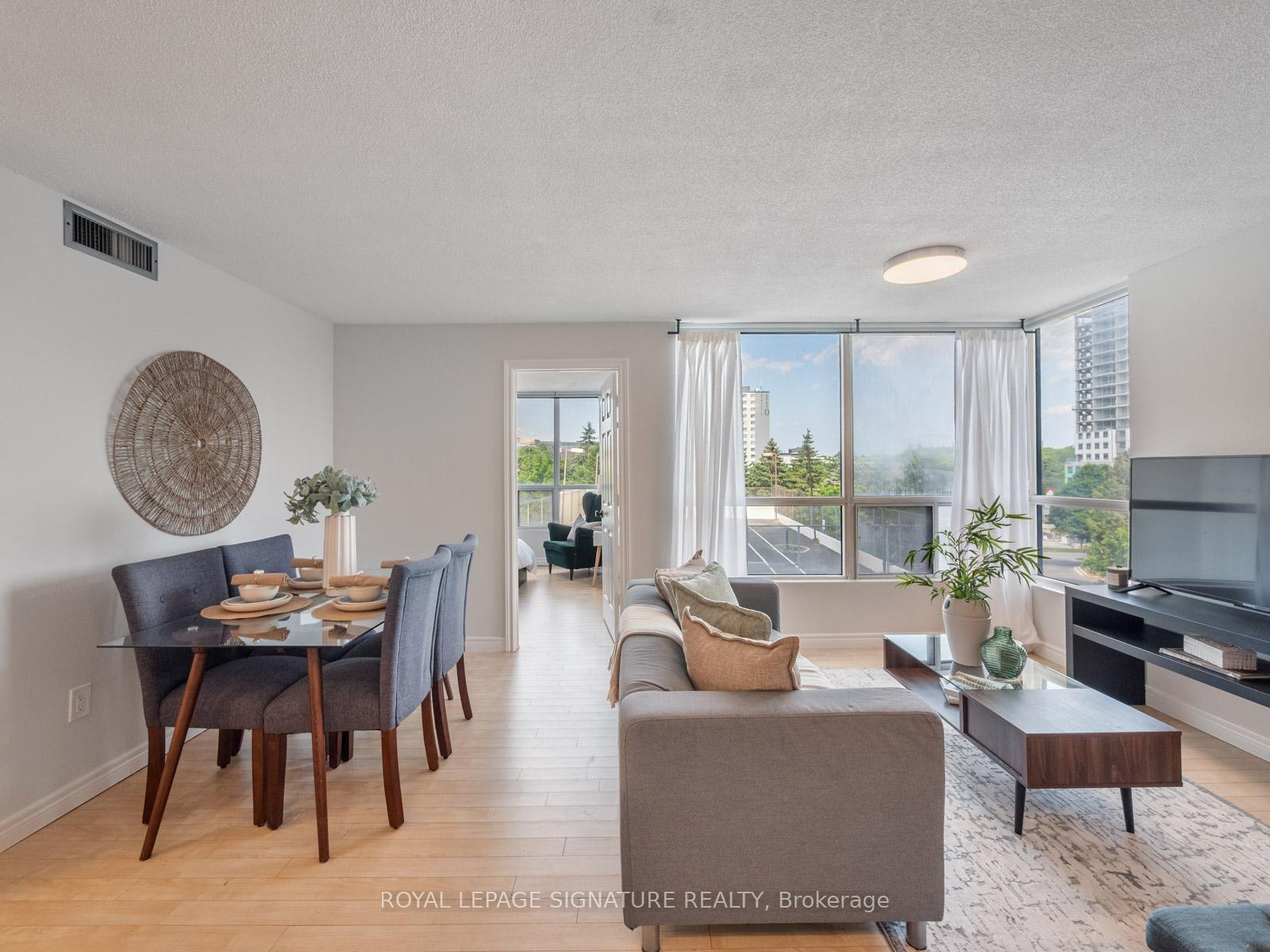 3 Bedrooms Condo at 3050 Ellesmere, Toronto For sale