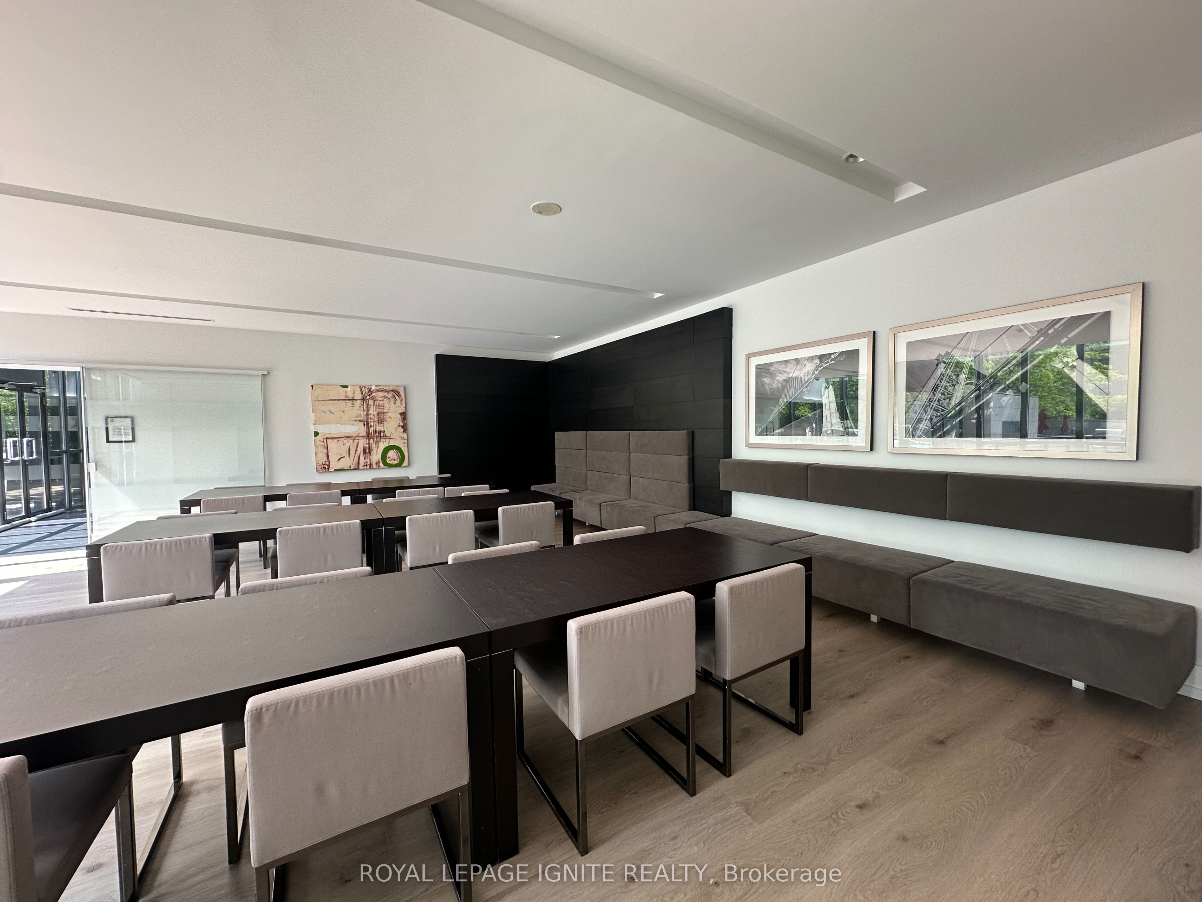 110 Charles Street E, #1809