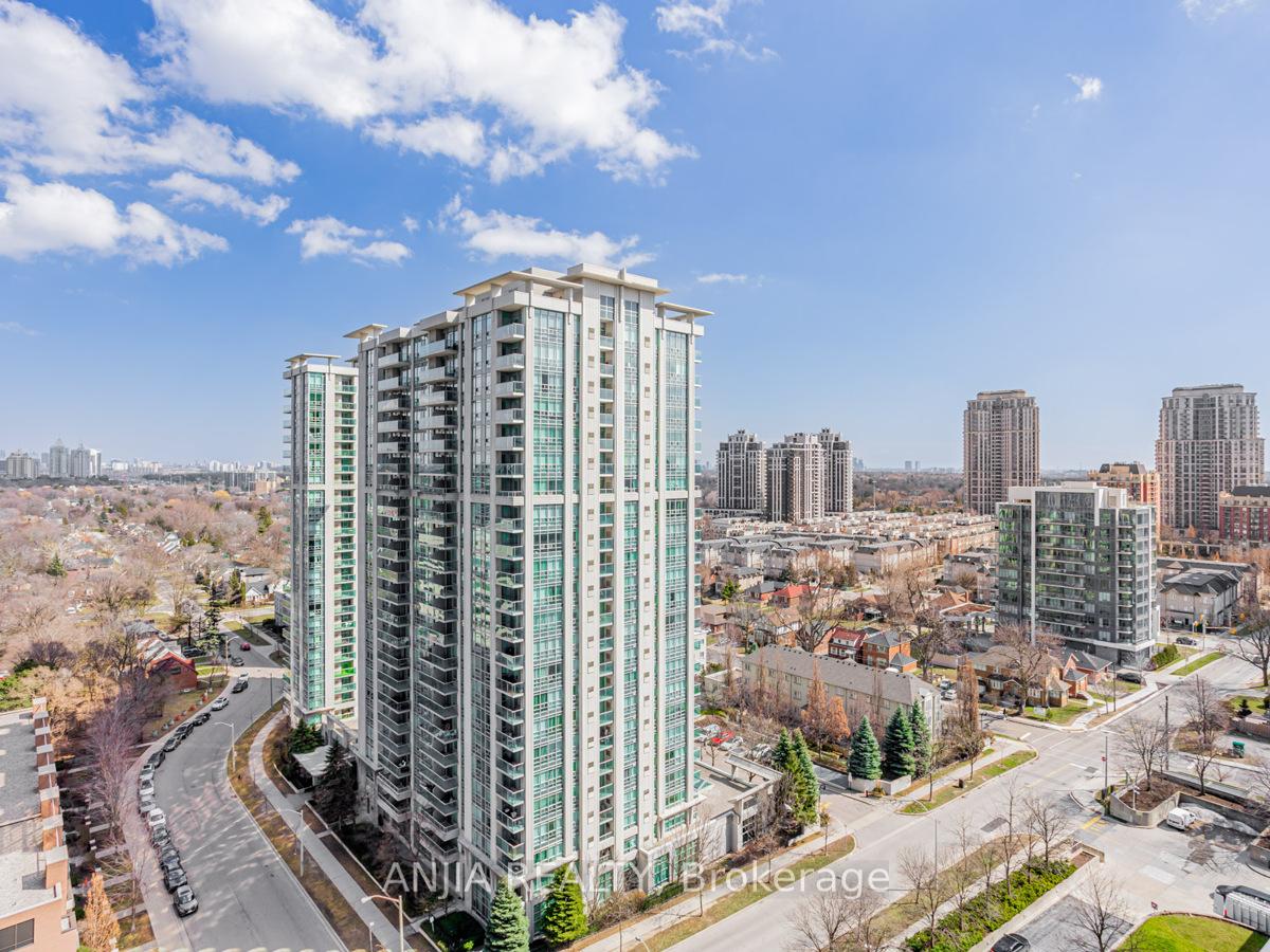 3 Bedrooms Condo at 2 Anndale,  Toronto For sale