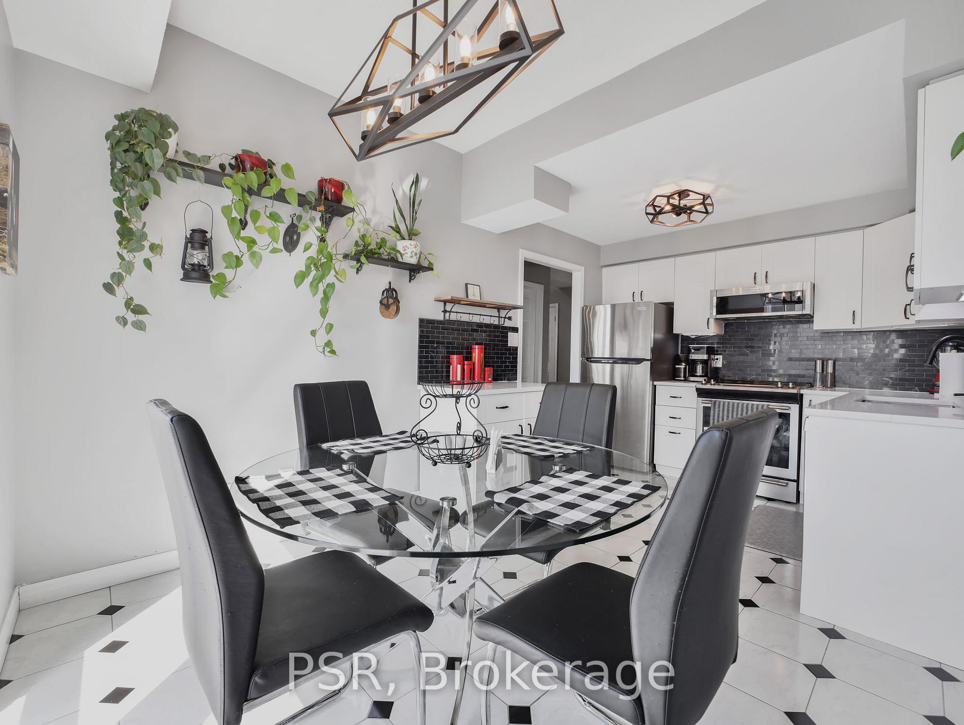 2 Bedrooms Condo at 67 Caroline,  Hamilton For sale