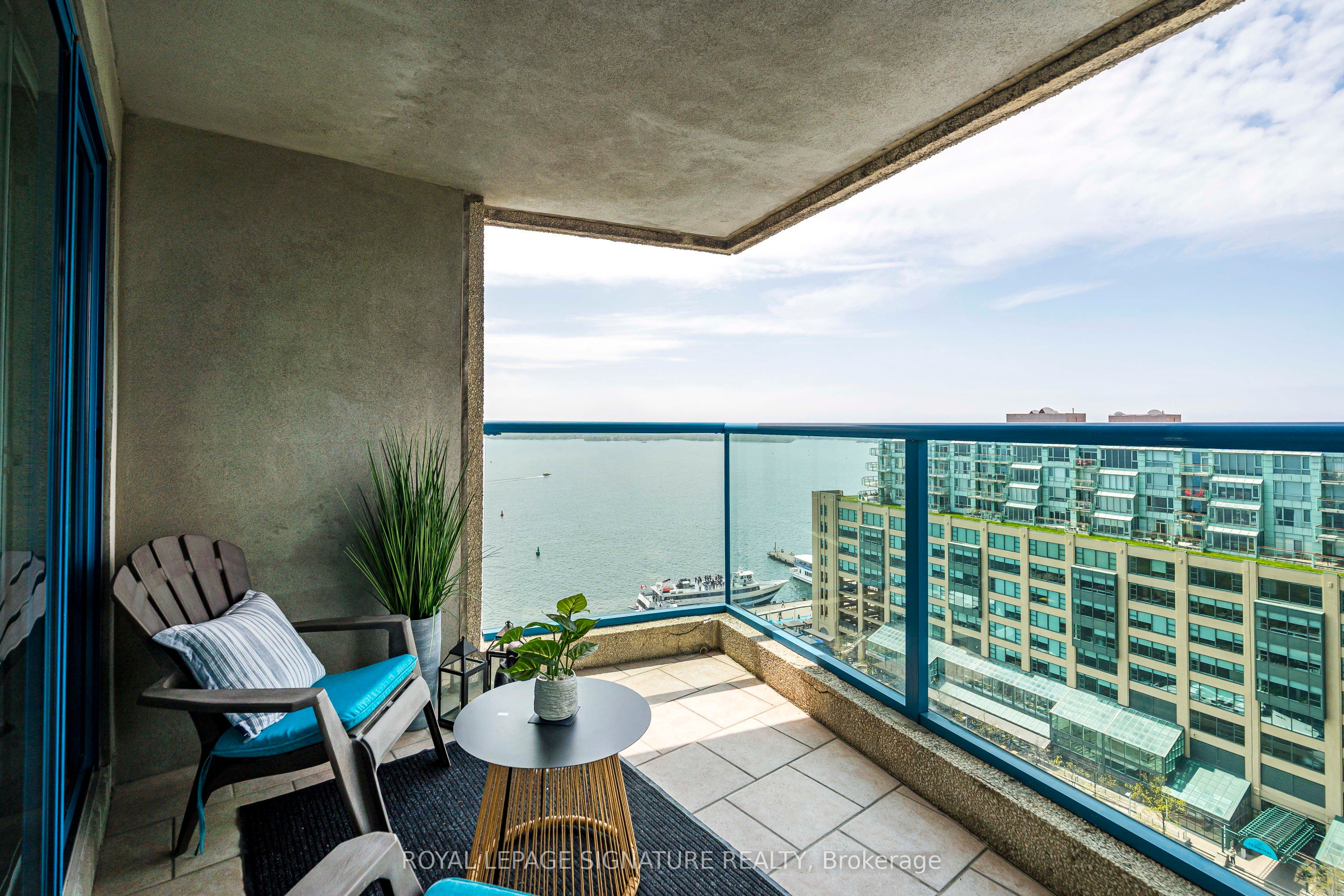 99 Harbour Square, #1812