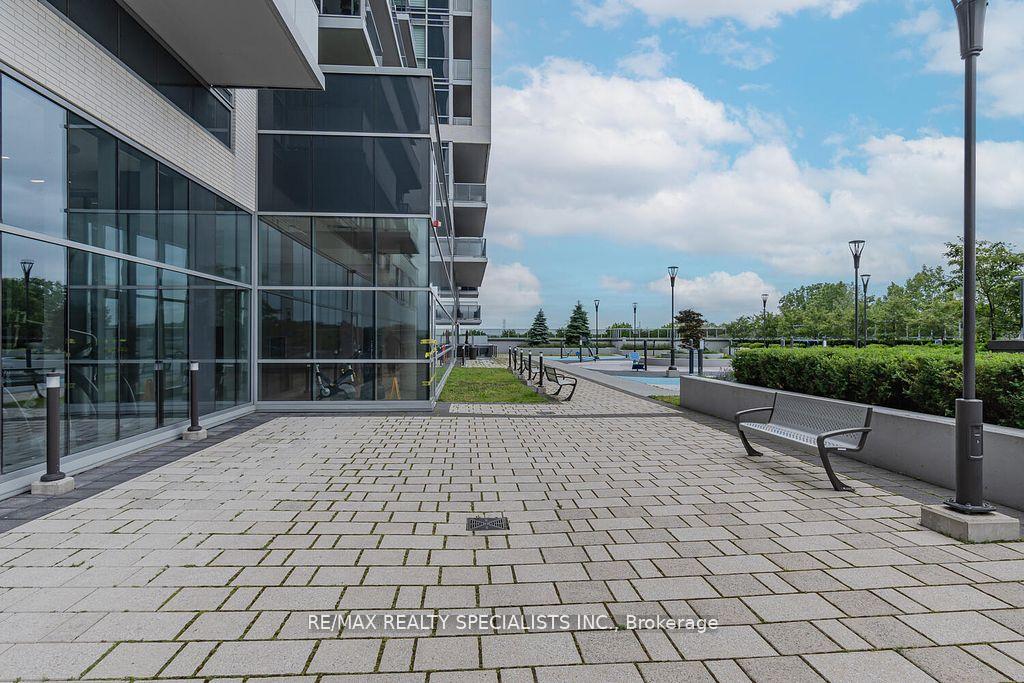 1 Bedroom Condo at 2087 Fairview, Burlington For sale