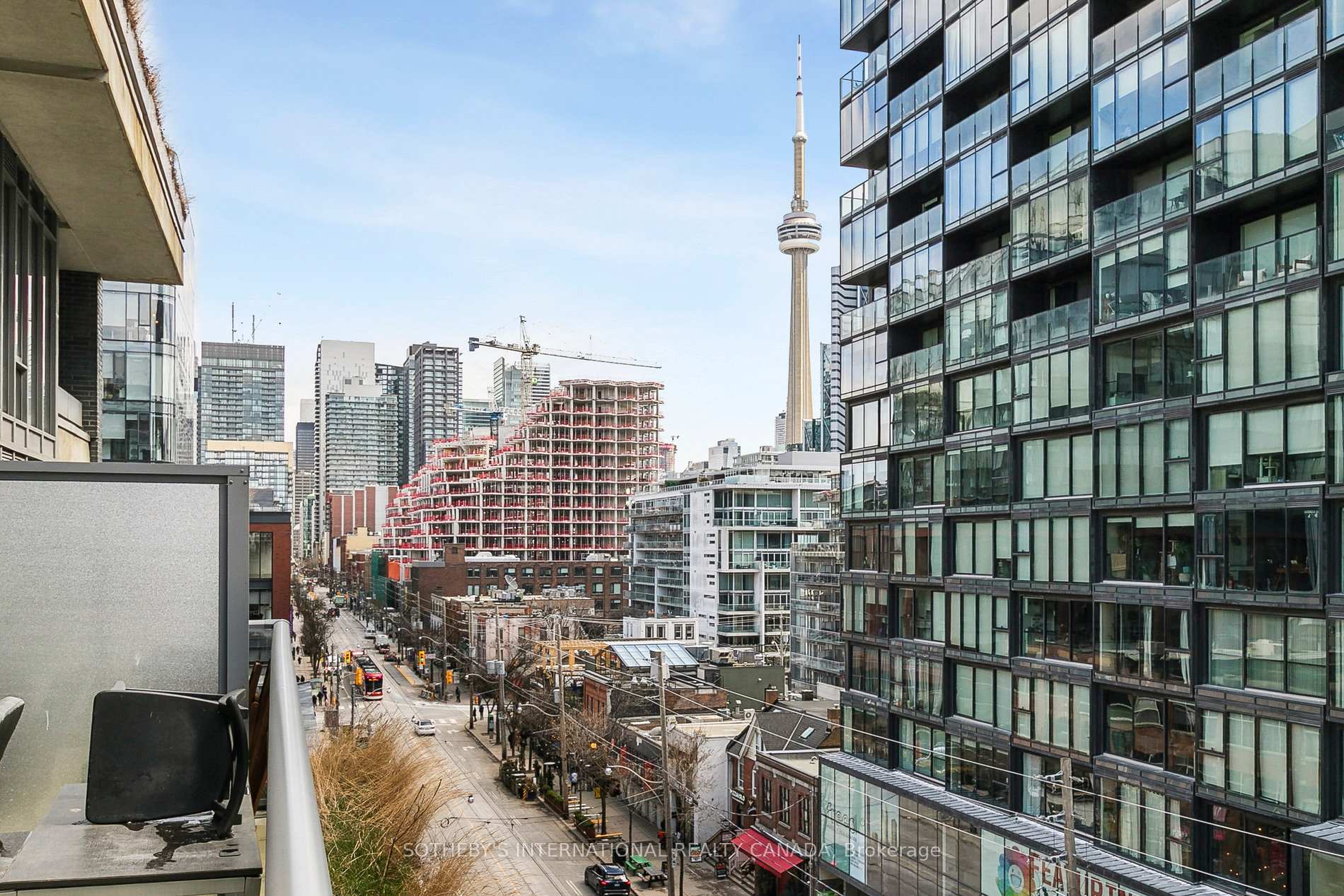2 Bedrooms Condo at 650 King, Toronto For sale
