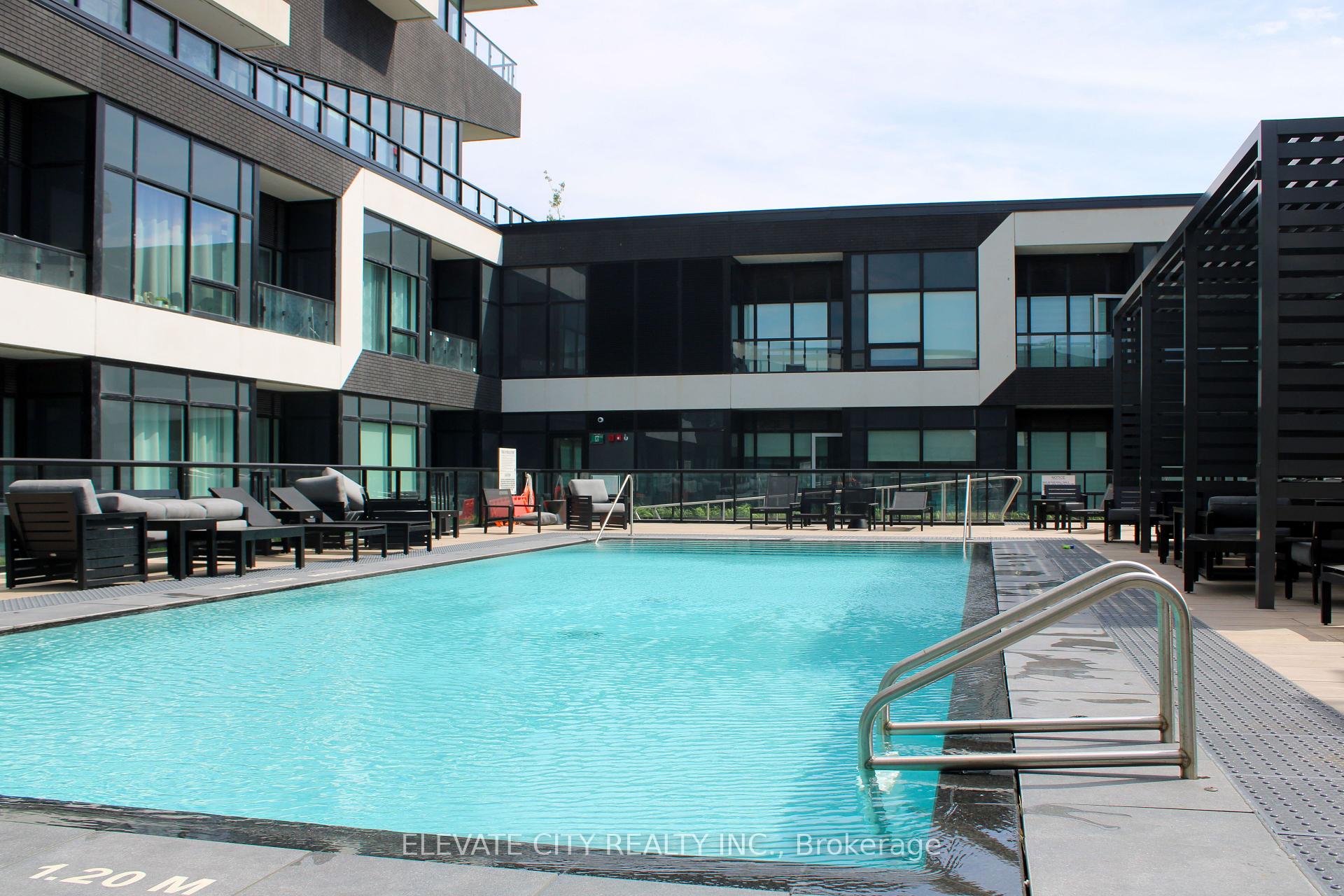 2 Bedrooms Condo at 2489 Taunton, Oakville For sale
