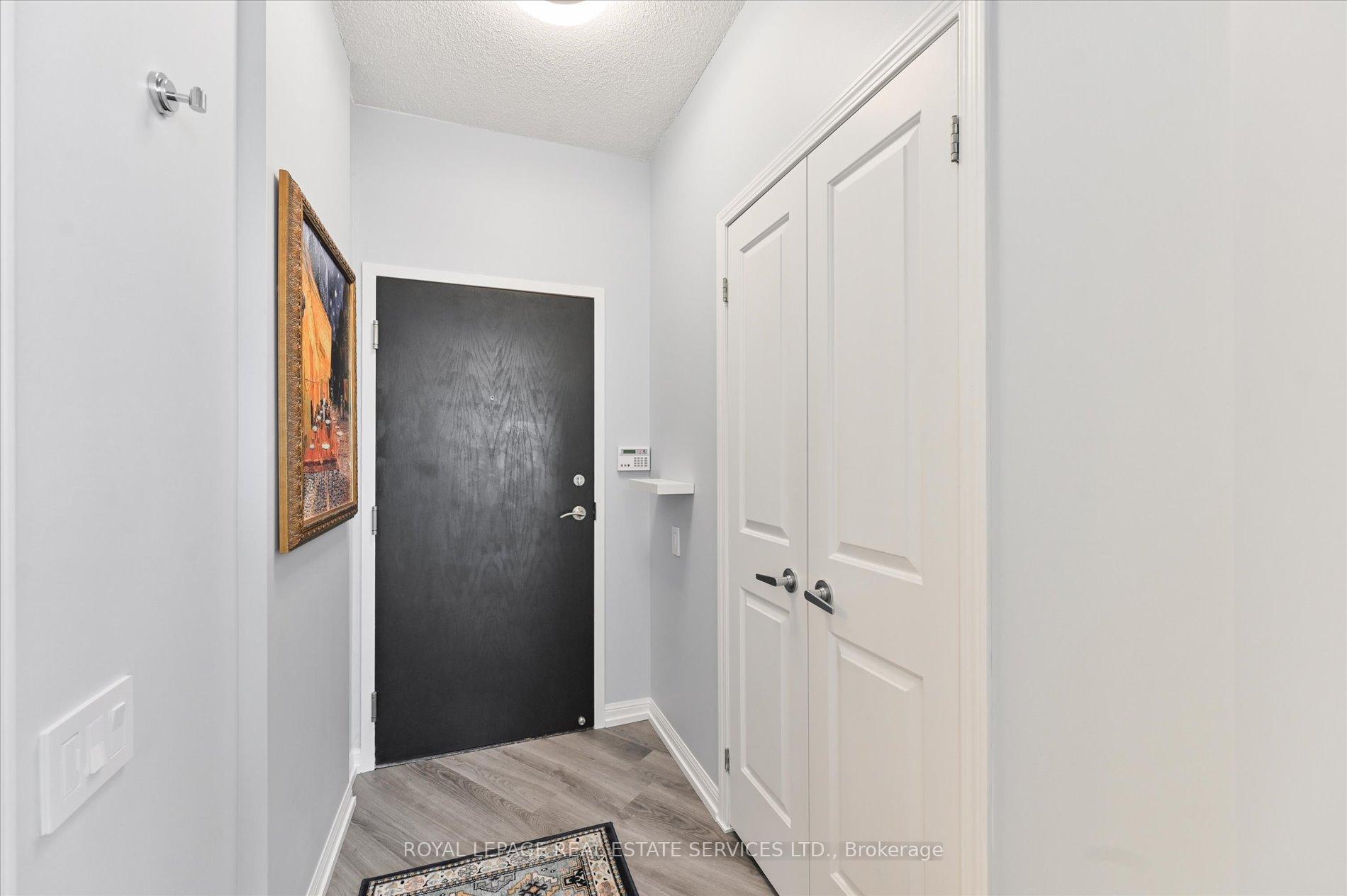 1 Bedroom Condo at 15 Windermere,  Toronto For sale