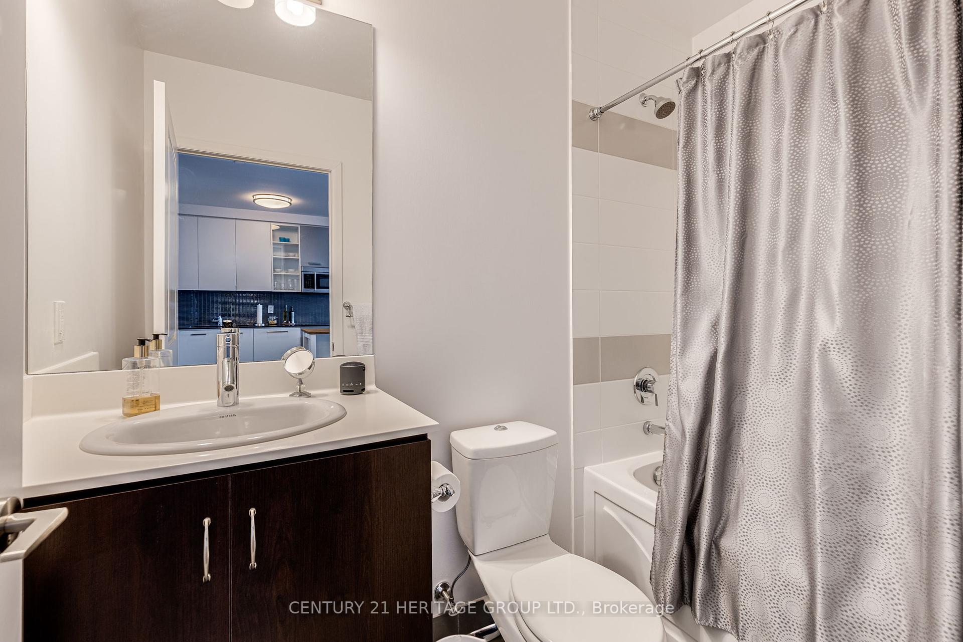 2 Bedrooms Condo at 5168 Yonge, Toronto For sale