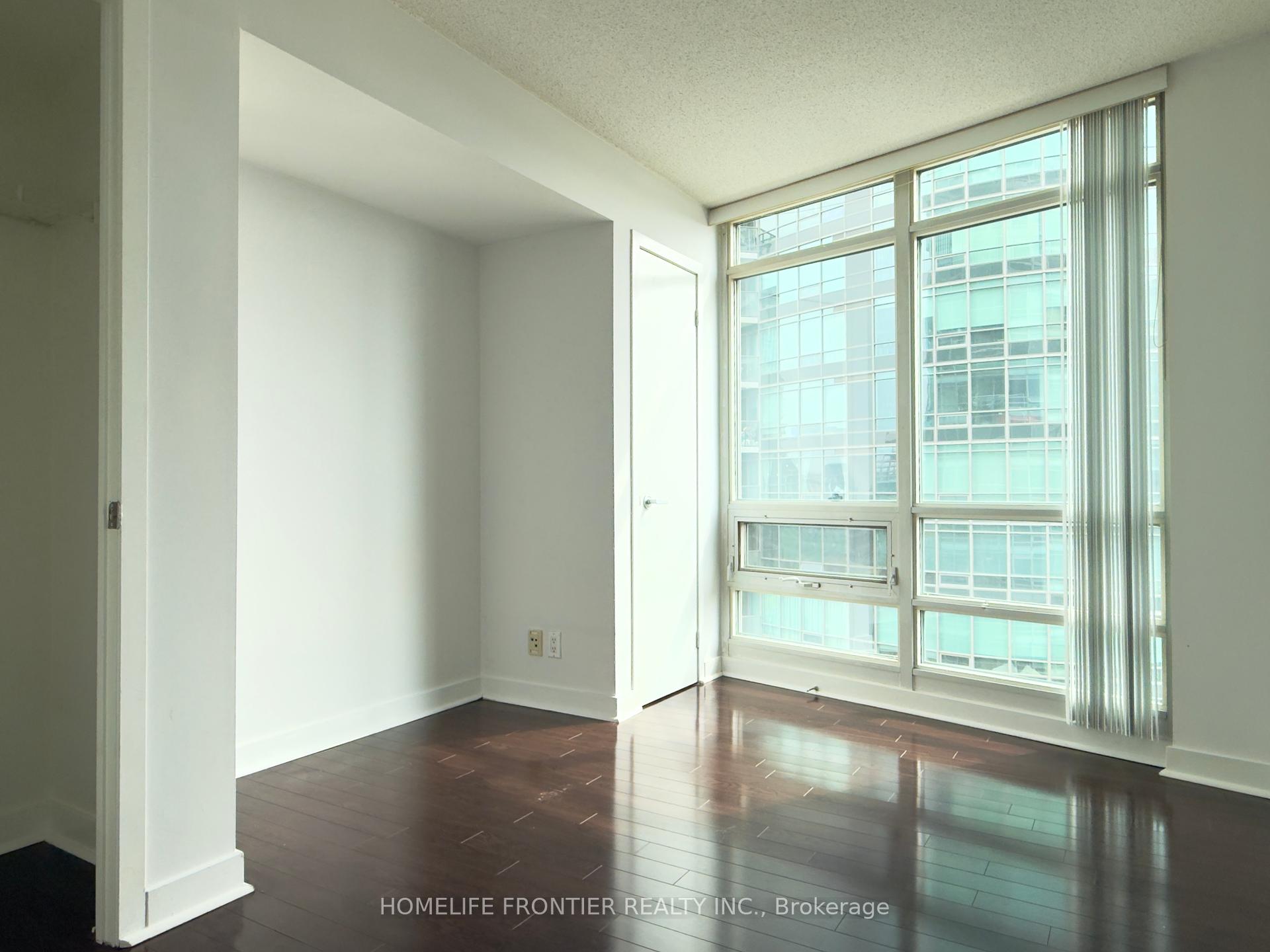 2 Bedrooms Condo at 381 Front, Toronto For sale