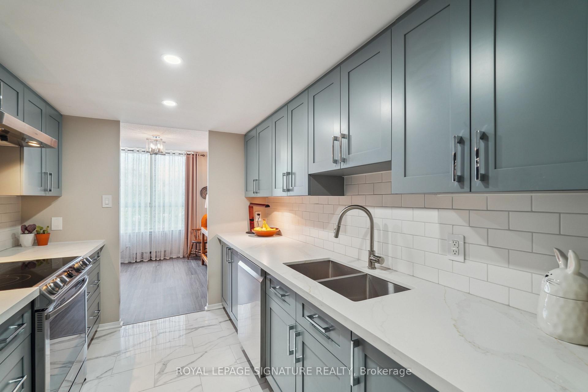 2 Bedrooms Condo at 271 Ridley, Toronto For sale