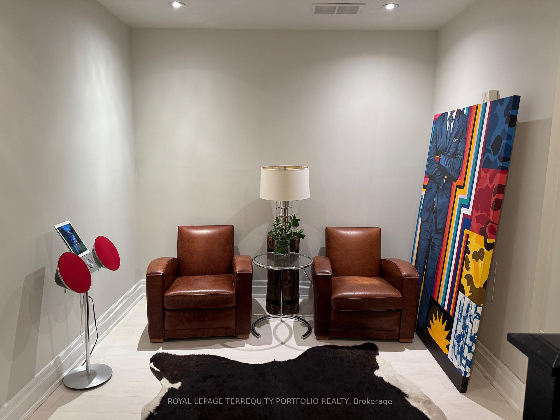 4 Bedrooms Condo at 51 York Mills, Toronto For sale